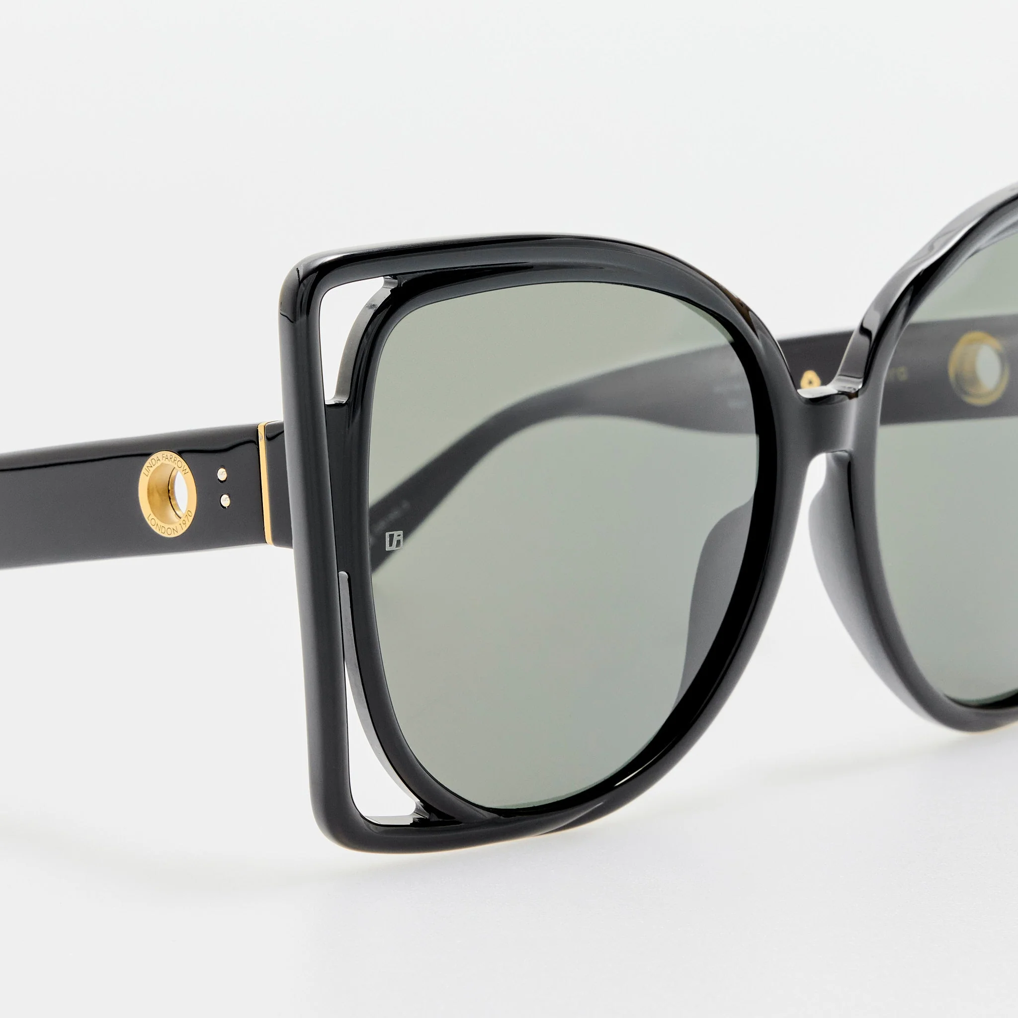 Astra Sunglasses in Black - Image 5