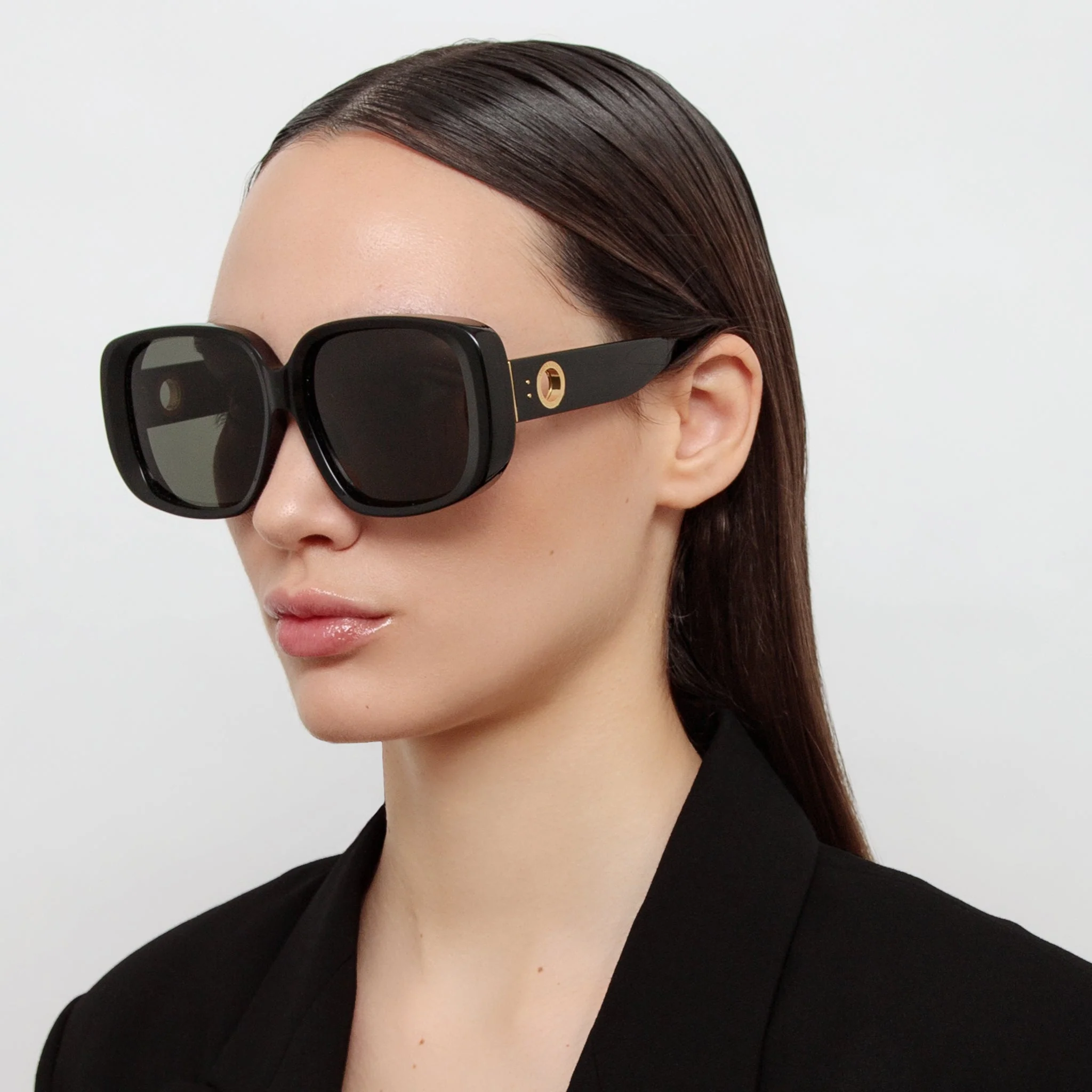 Astrid Oversized Sunglasses in Black - Image 3