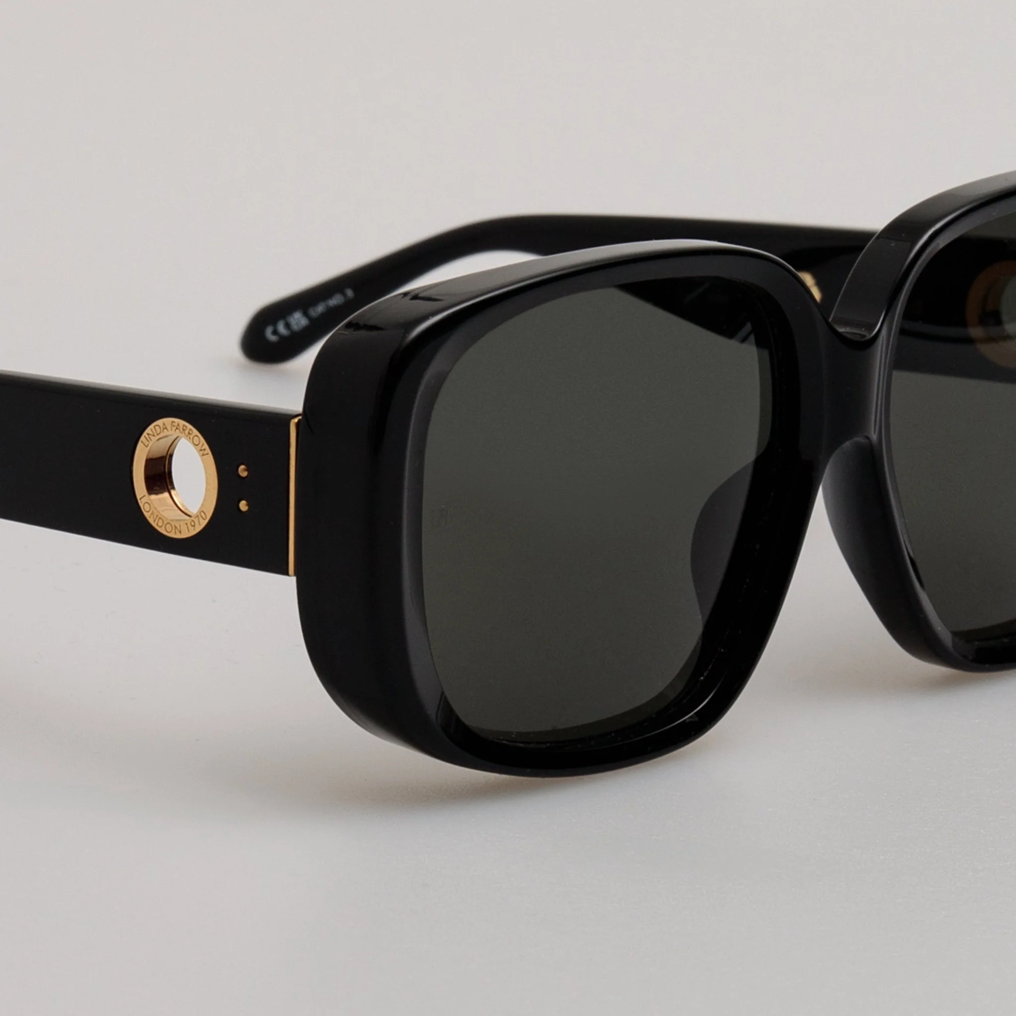 Astrid Oversized Sunglasses in Black - Image 4