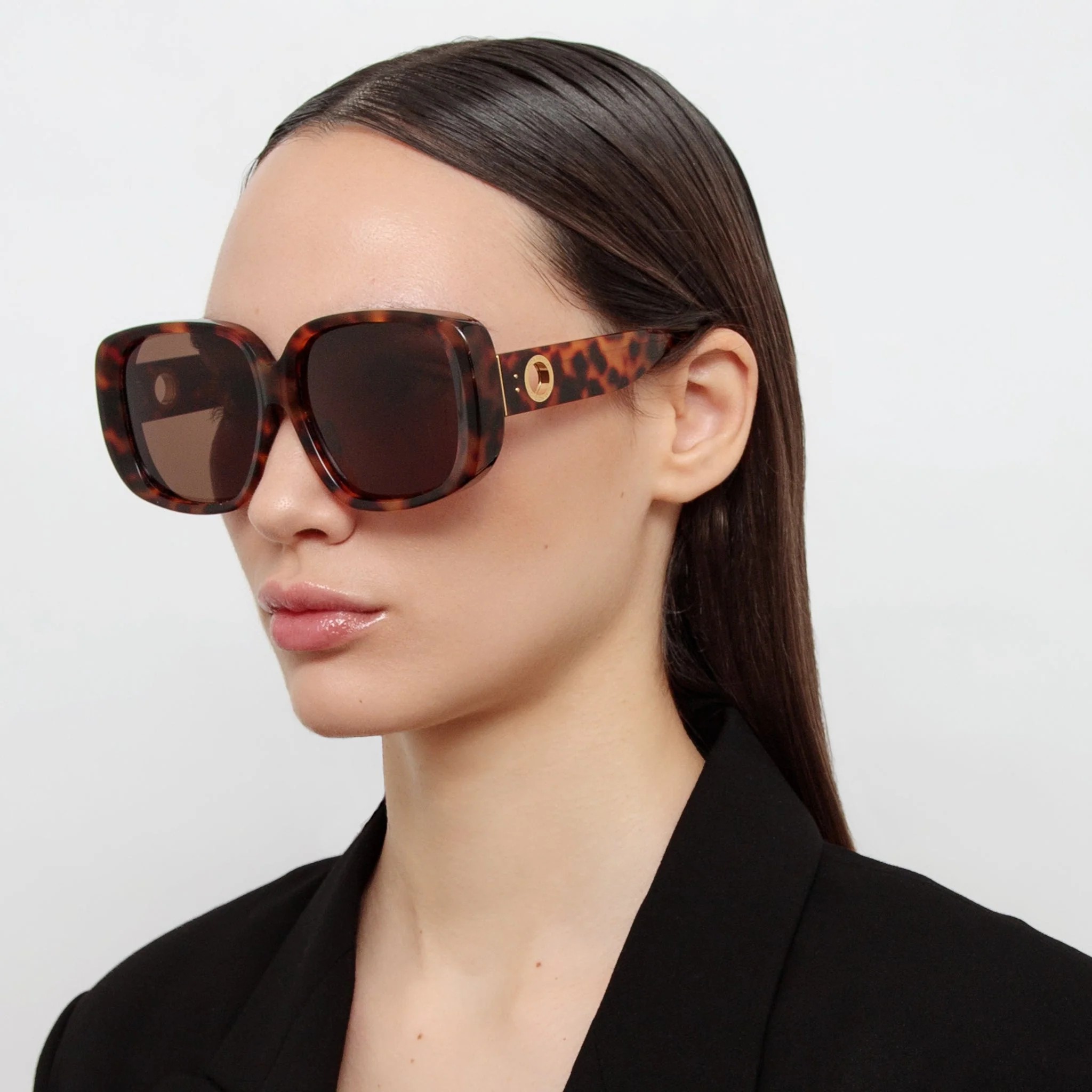 Astrid Oversized Sunglasses in Tortoiseshell - Image 3