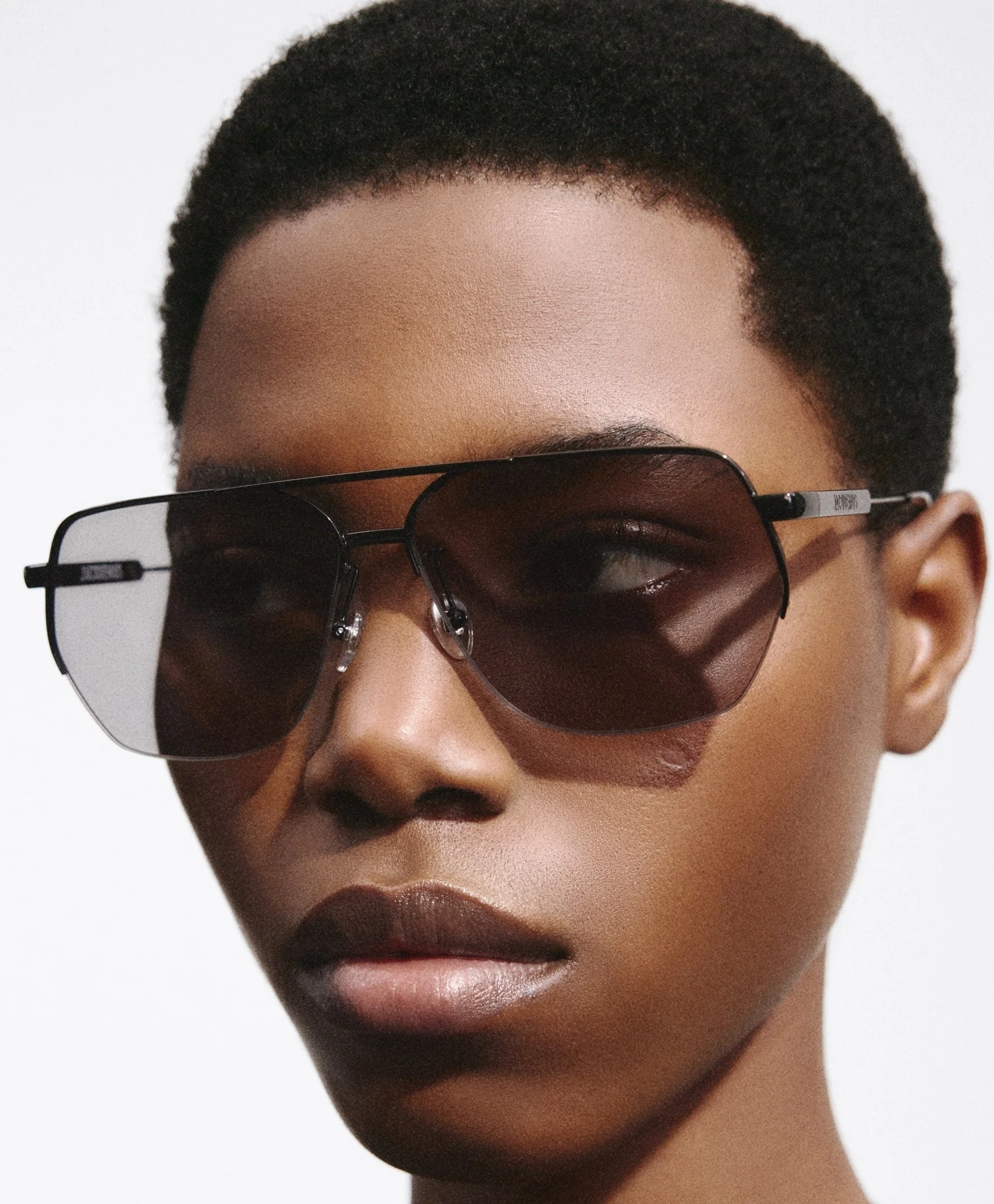 Aviador Sunglasses in Black - Image 3