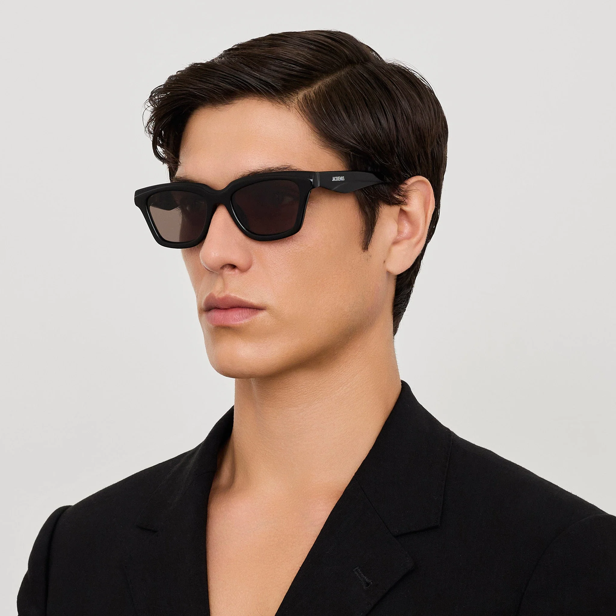 Carre Sunglasses in Black - Image 4