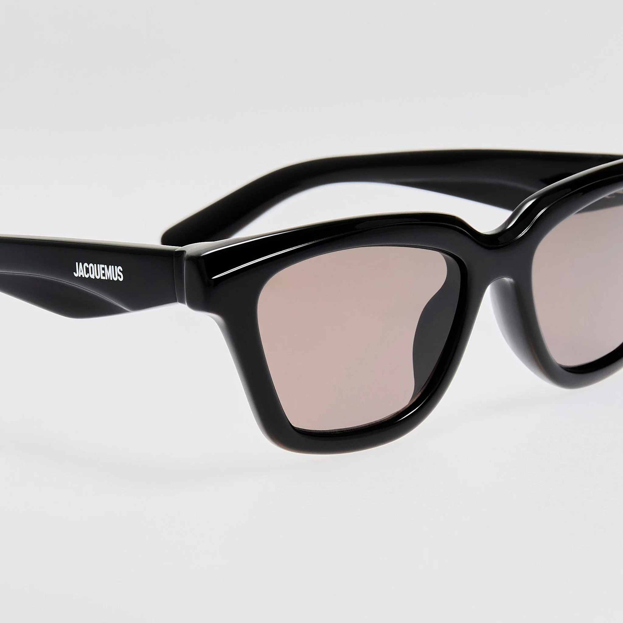 Carre Sunglasses in Black - Image 5