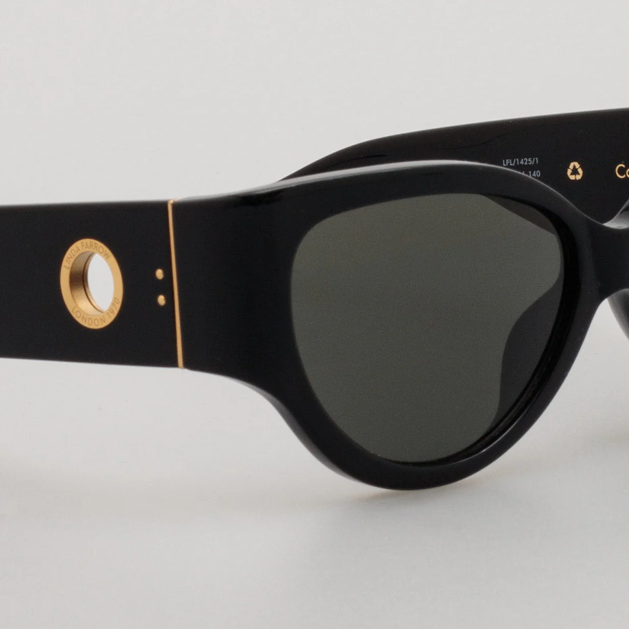 Connie Sunglasses in Black - Image 4