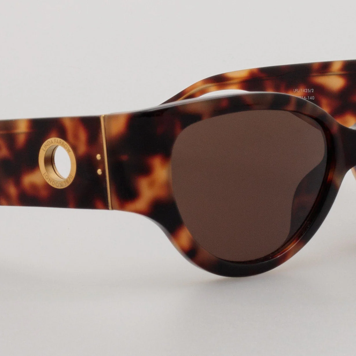 Connie Sunglasses in Tortoiseshell - Image 5