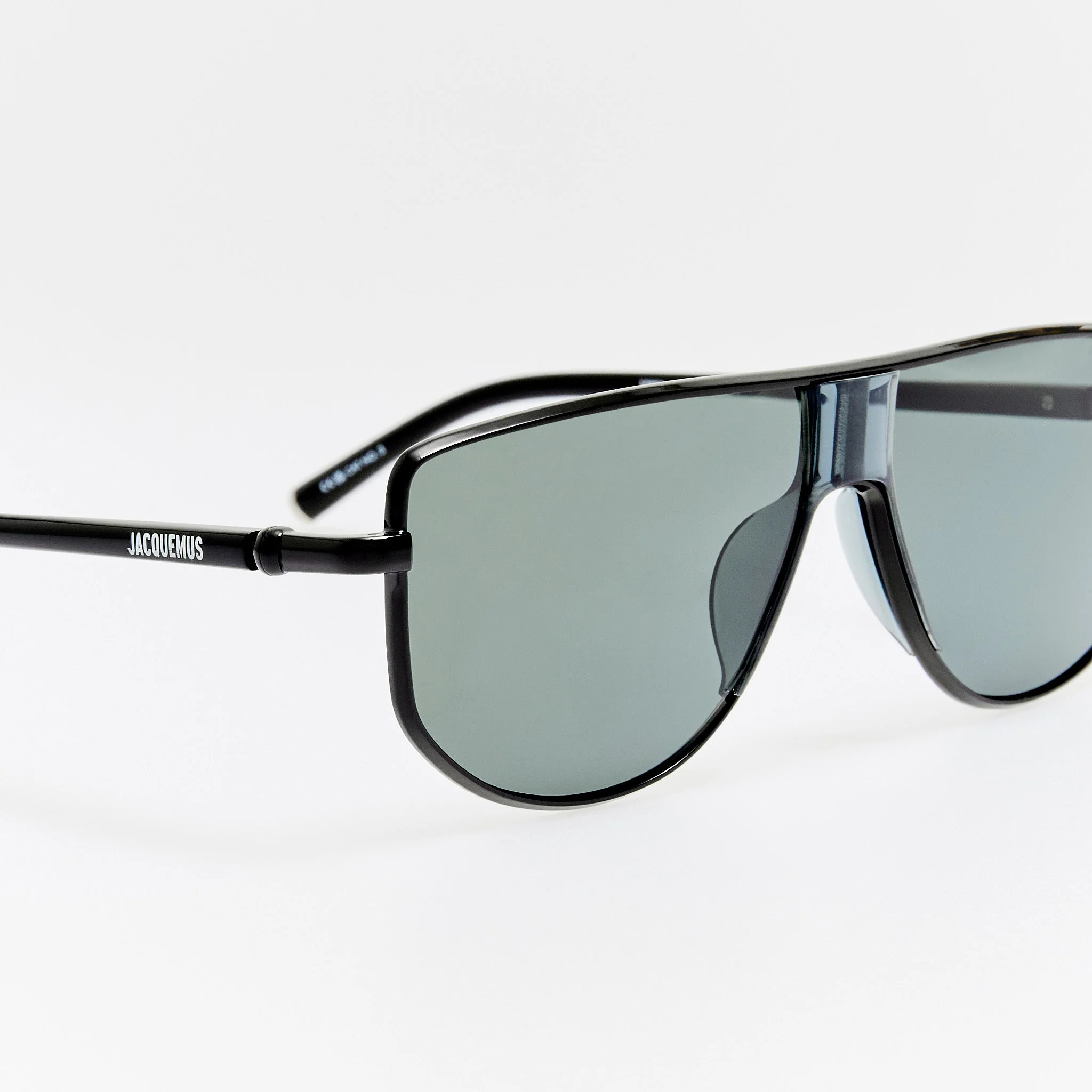 Corsa Sunglasses in Black and Grey - Image 3