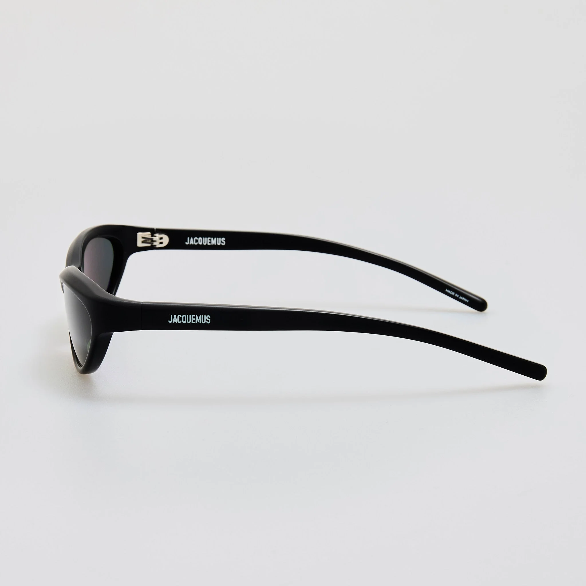 Curvo Sunglasses in Matt Black - Image 4