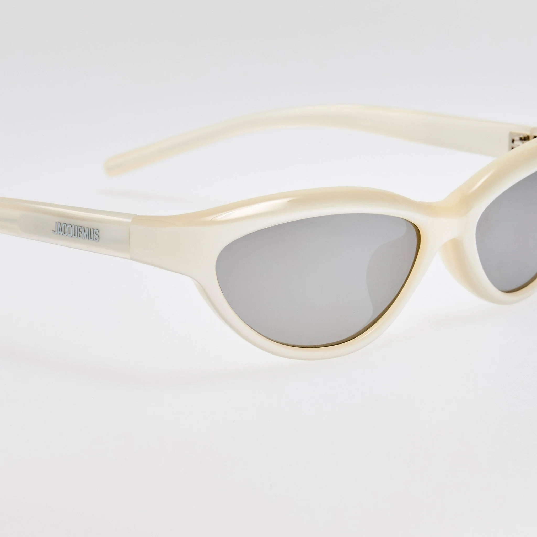 Curvo Sunglasses in Metallic Pearl - Image 3