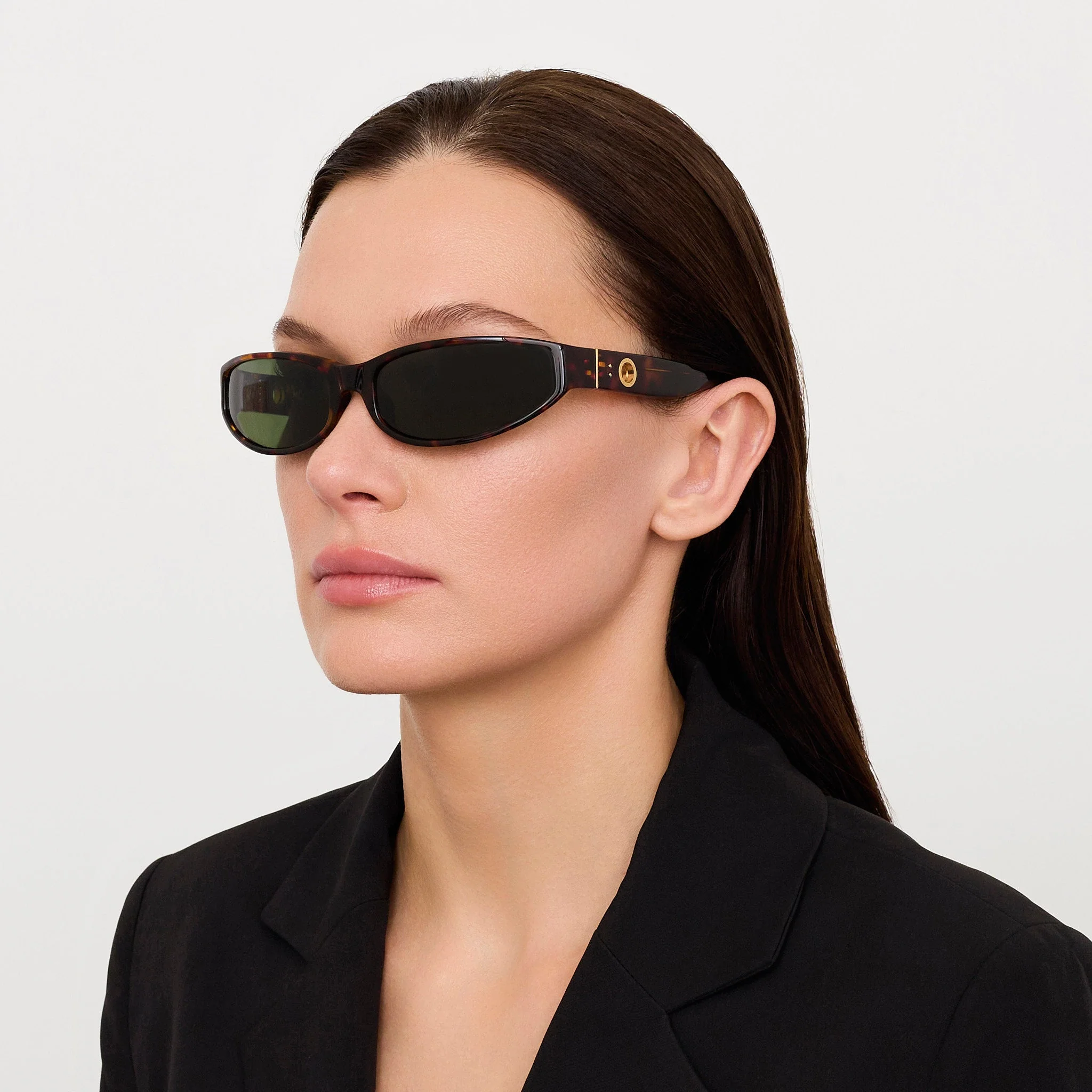 Etain Sunglasses in Dark Tortoiseshell - Image 3
