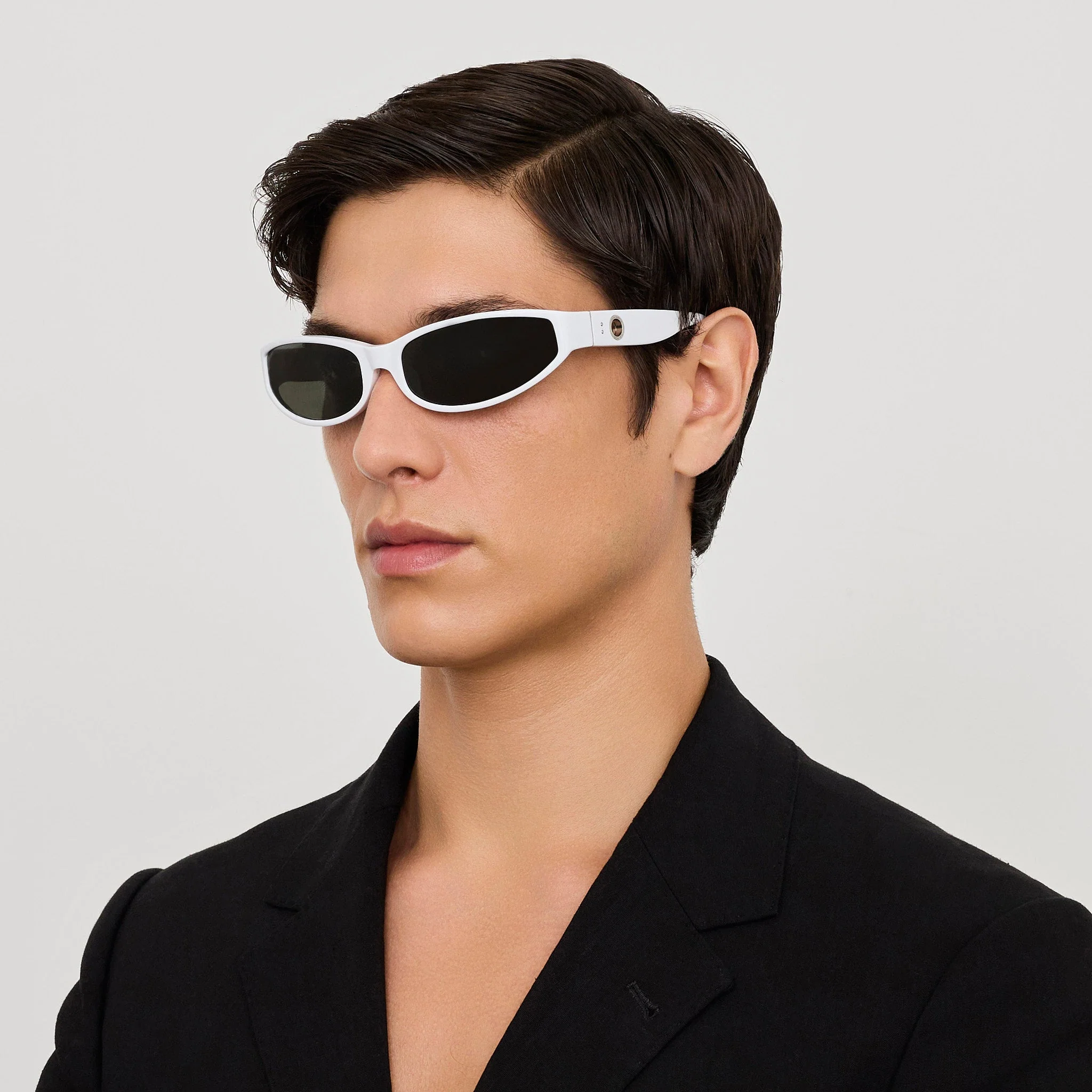 Etain Sunglasses in Dark Tortoiseshell - Image 4