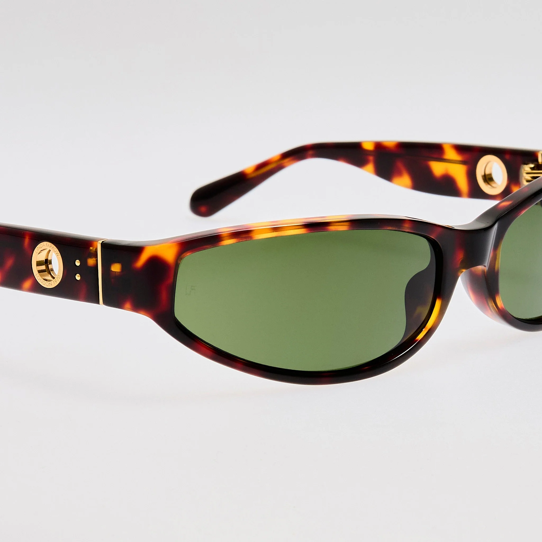 Etain Sunglasses in Dark Tortoiseshell - Image 5
