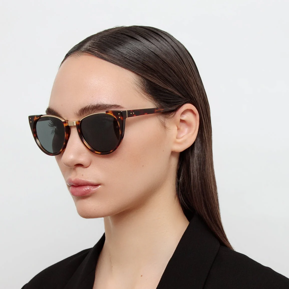 Iris Oval Sunglasses in Dark Tortoiseshell - Image 3