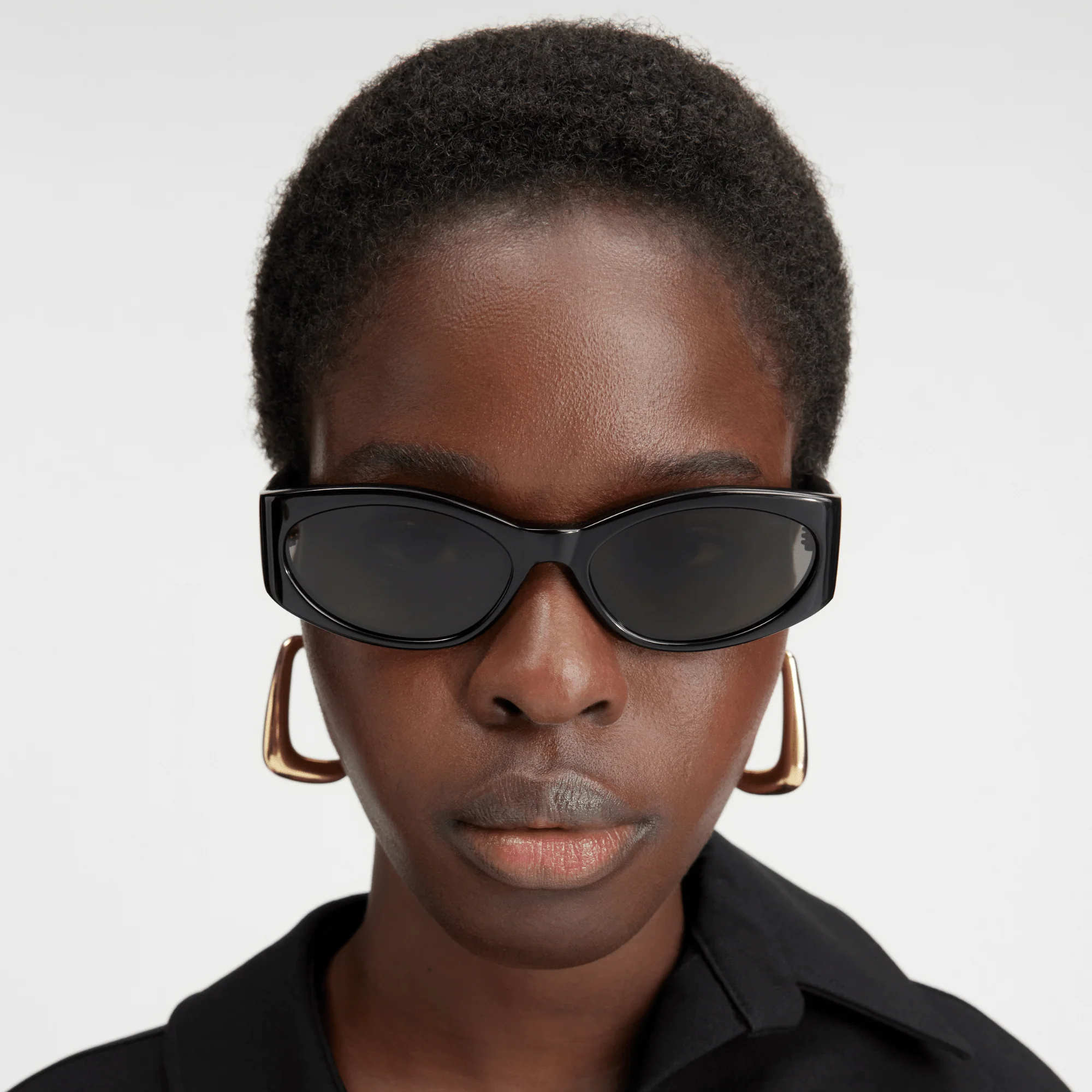 Ovalo Oval Sunglasses in Black - Image 3