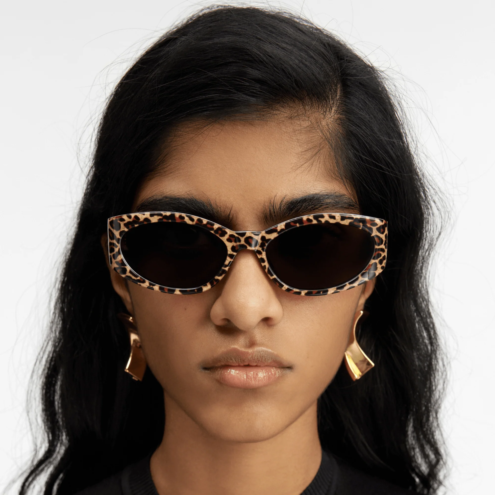 Ovalo Oval Sunglasses in Leopard - Image 5