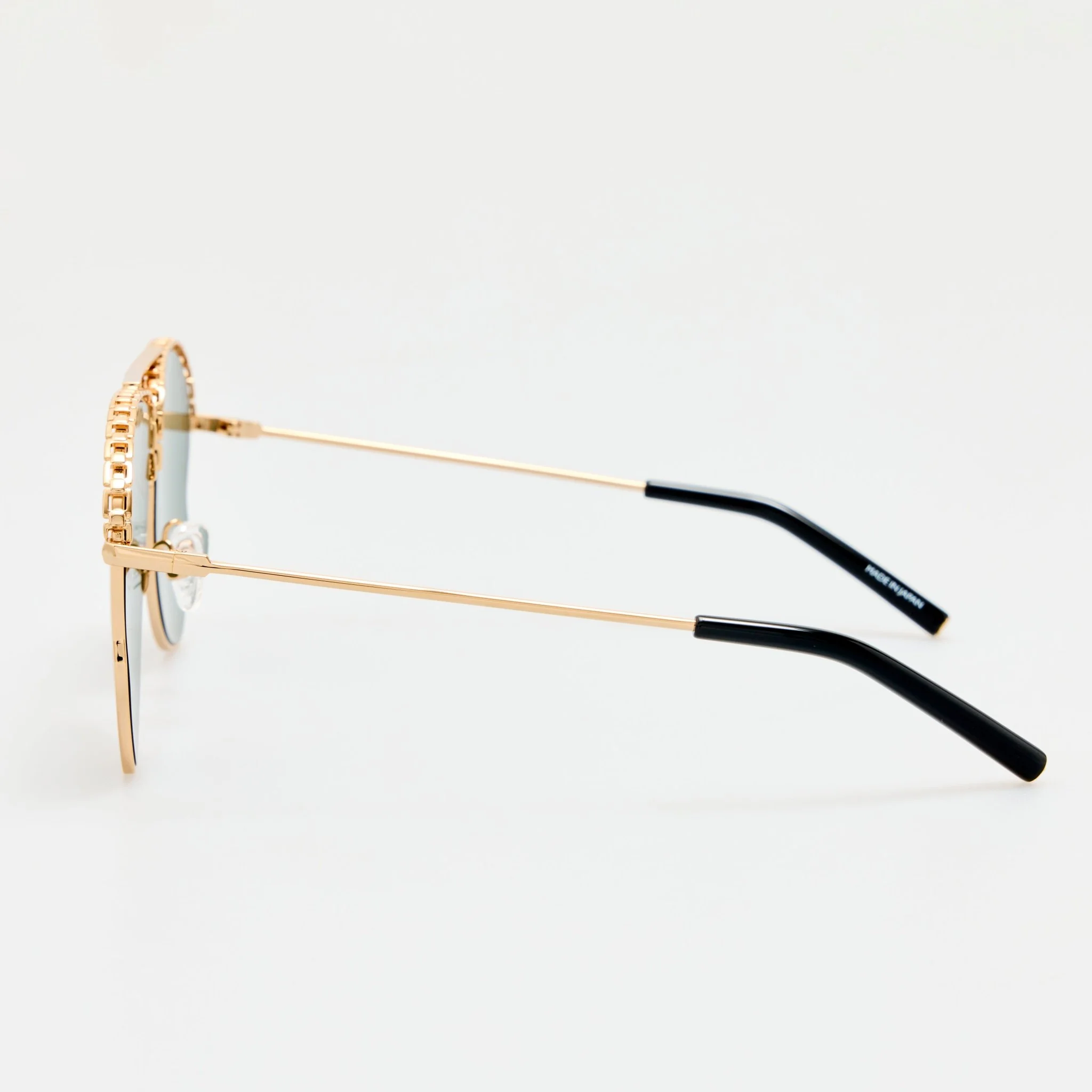 Kika Mendoza Sunglasses in Gold and Green - Image 4