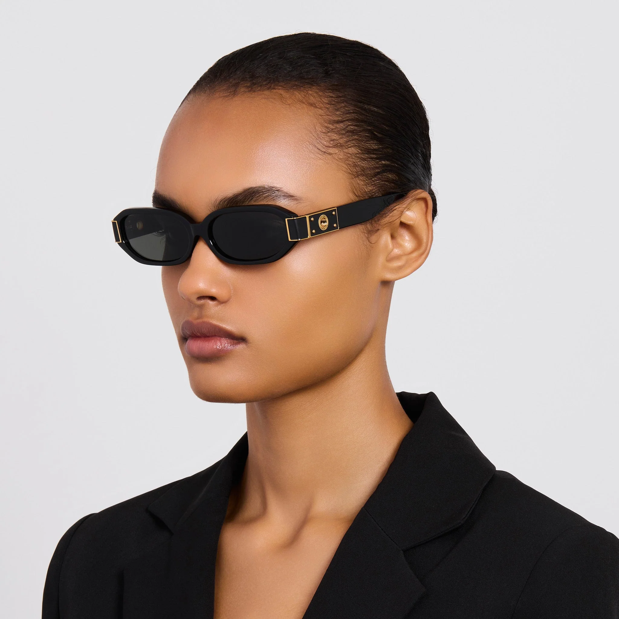 Laura Sunglasses in Black - Image 3