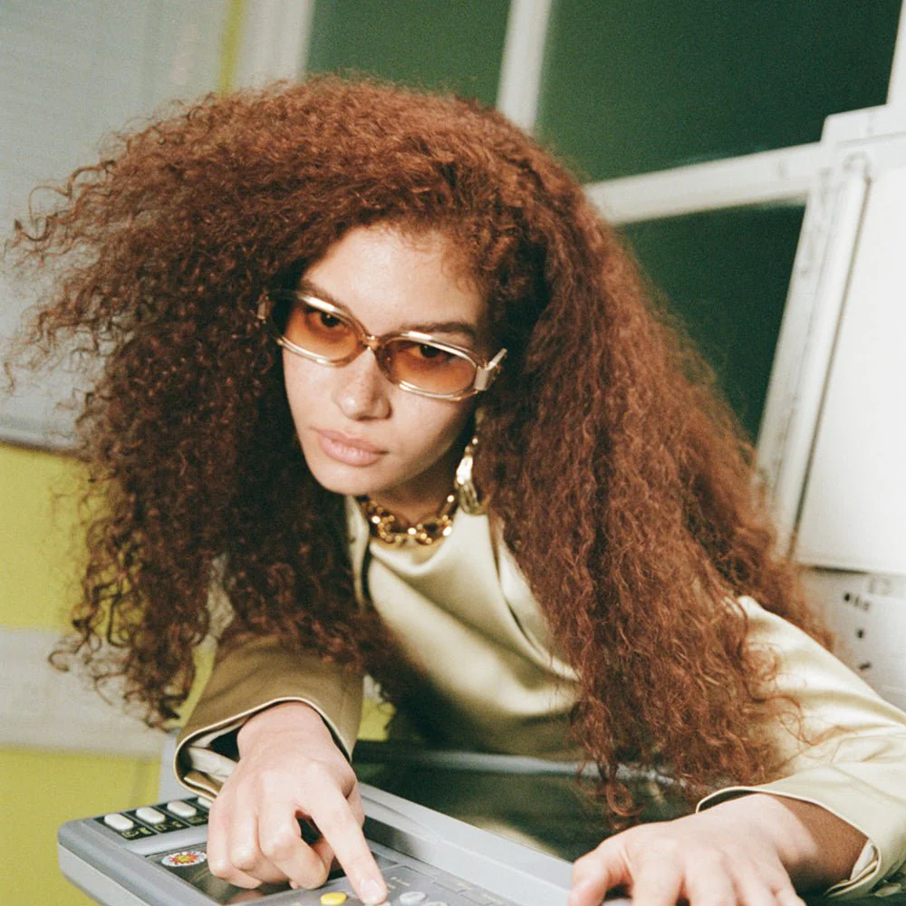Laura Sunglasses in Honey - Image 6