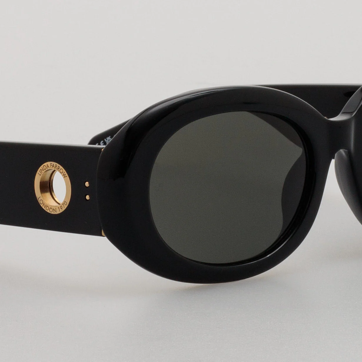 Lina Sunglasses in Black - Image 4