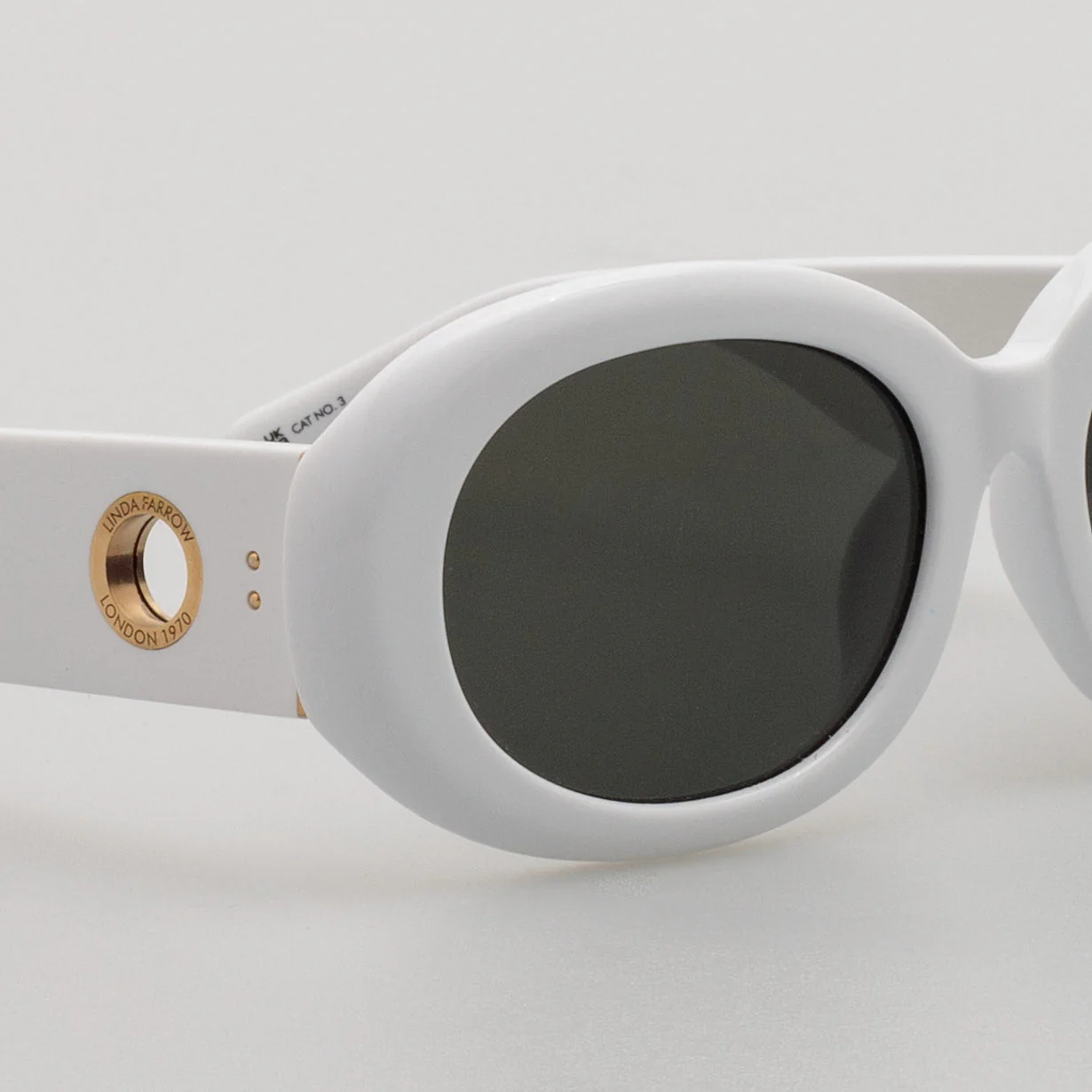 Lina Sunglasses in White - Image 4