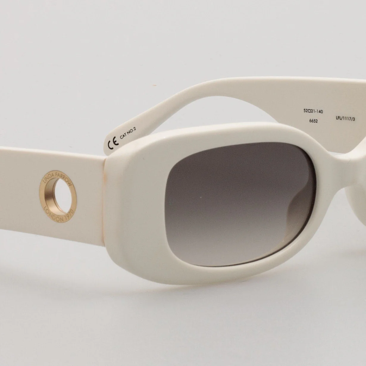 Lola Sunglasses in White - Image 3