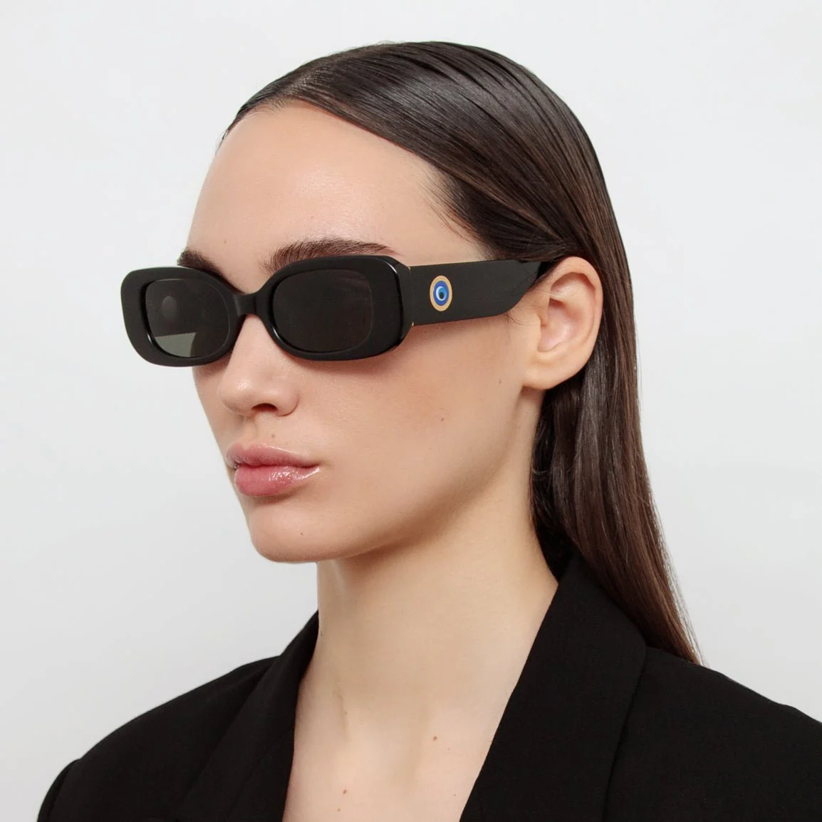 Lola Talisman Sunglasses in Black - Image 4
