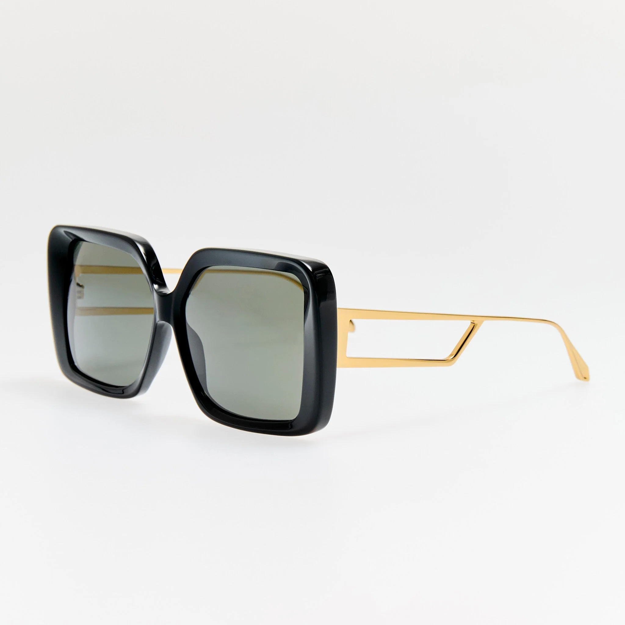 Macy Vista Temple Sunglasses in Black - Image 2