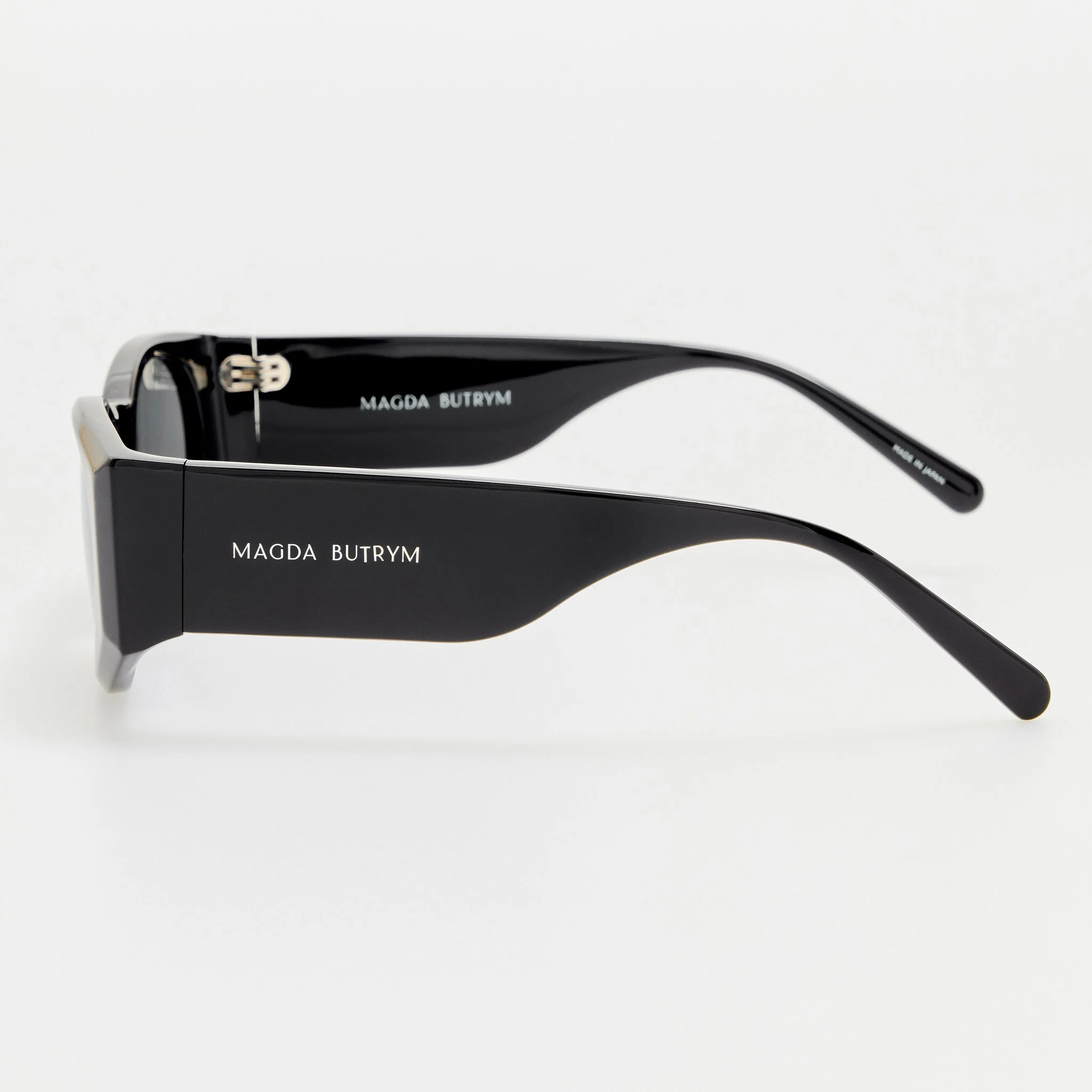 Sunglasses in Black and Grey - Image 4