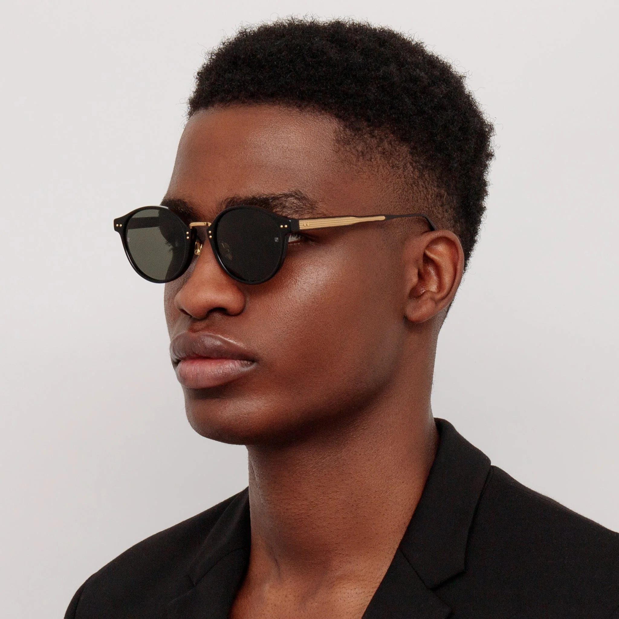 Marco Oval Sunglasses in Black - Image 3