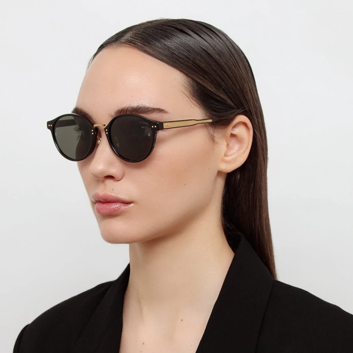 Marco Oval Sunglasses in Black - Image 4