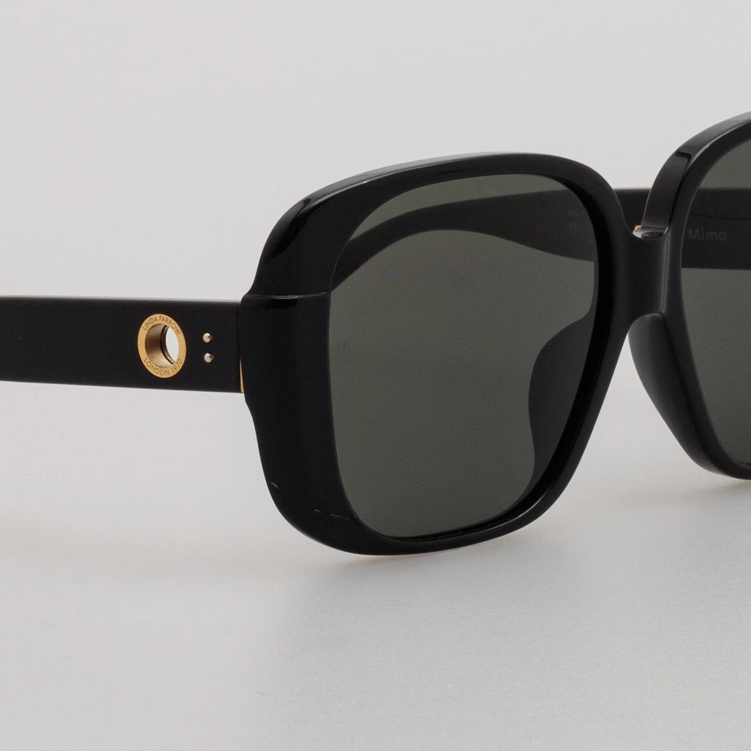 Mima Sunglasses in Black - Image 4