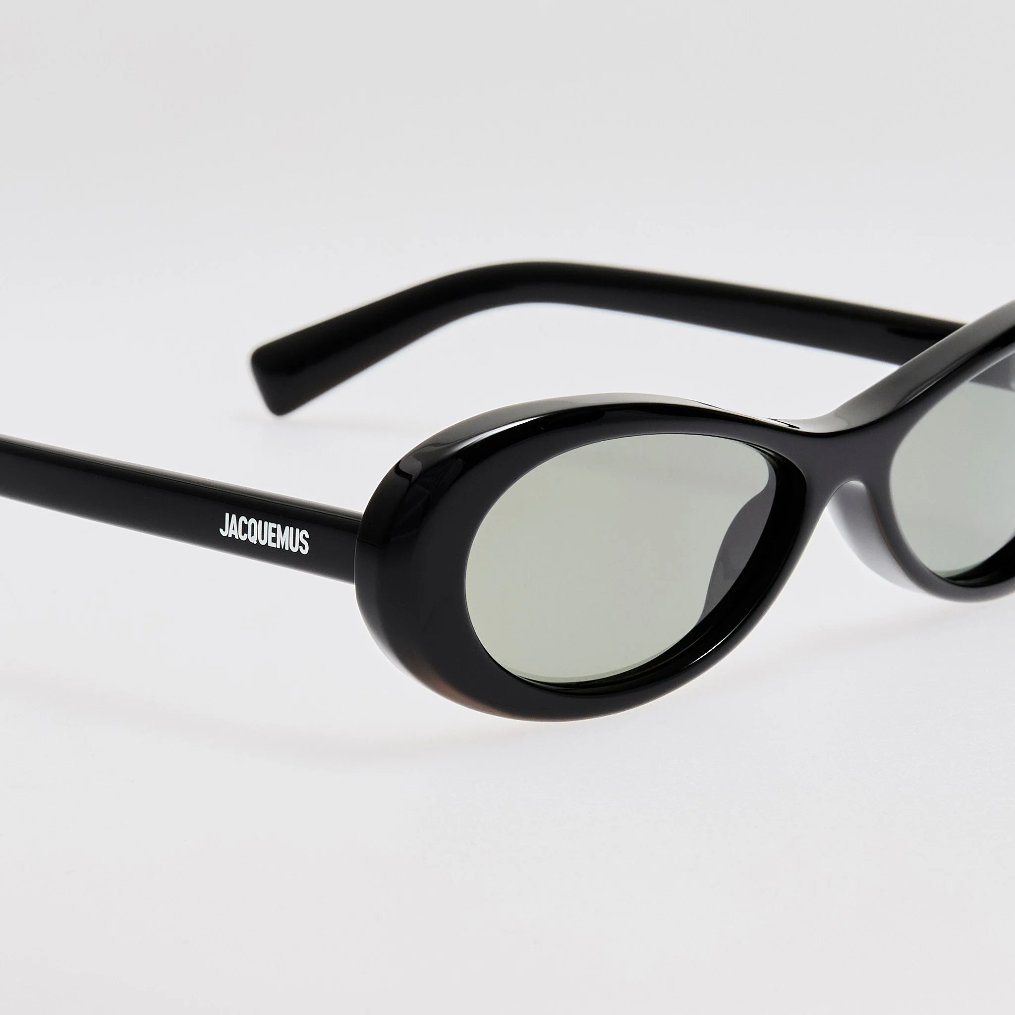 Nuvola Sunglasses in Black - Image 4