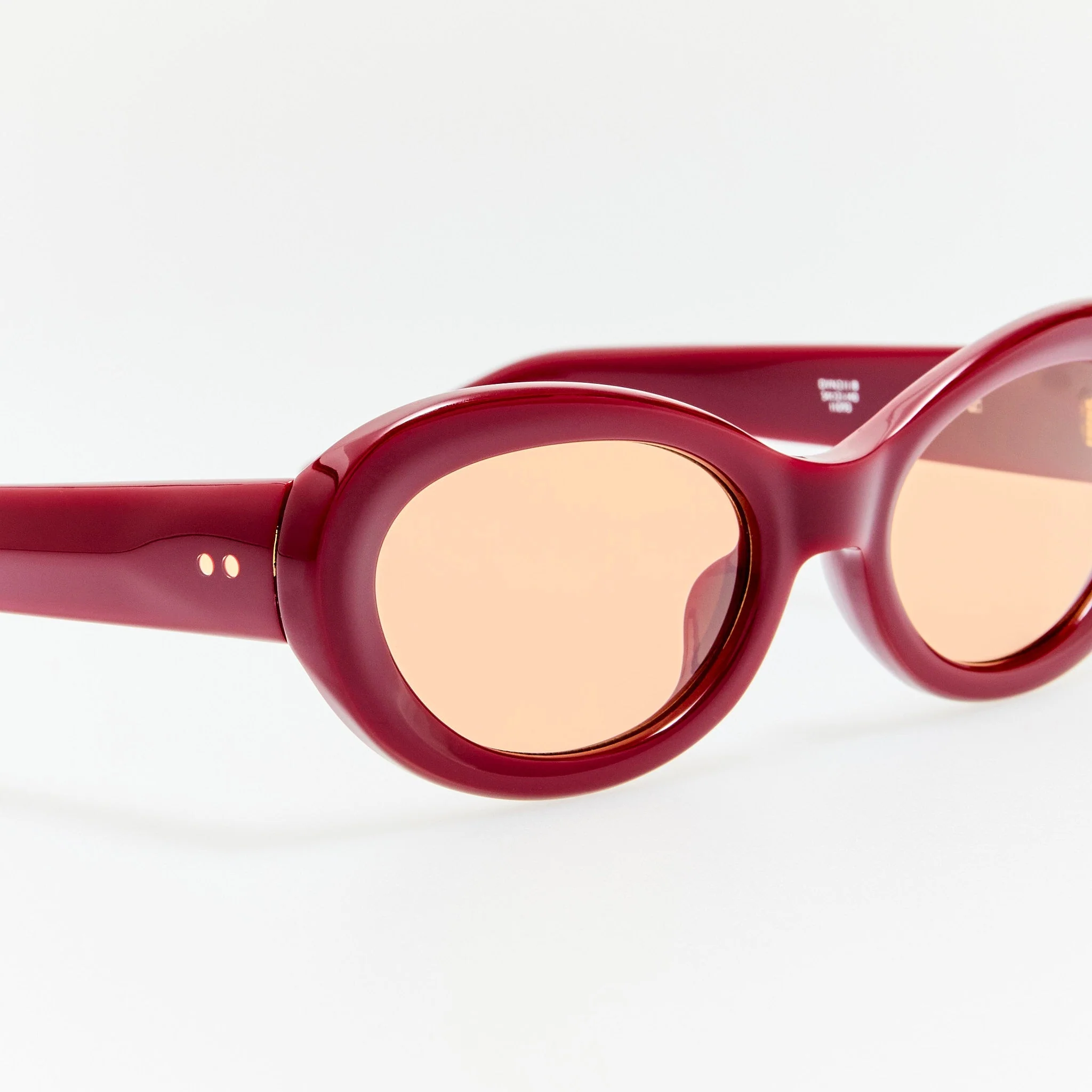 Oval Sunglases in Red - Image 4