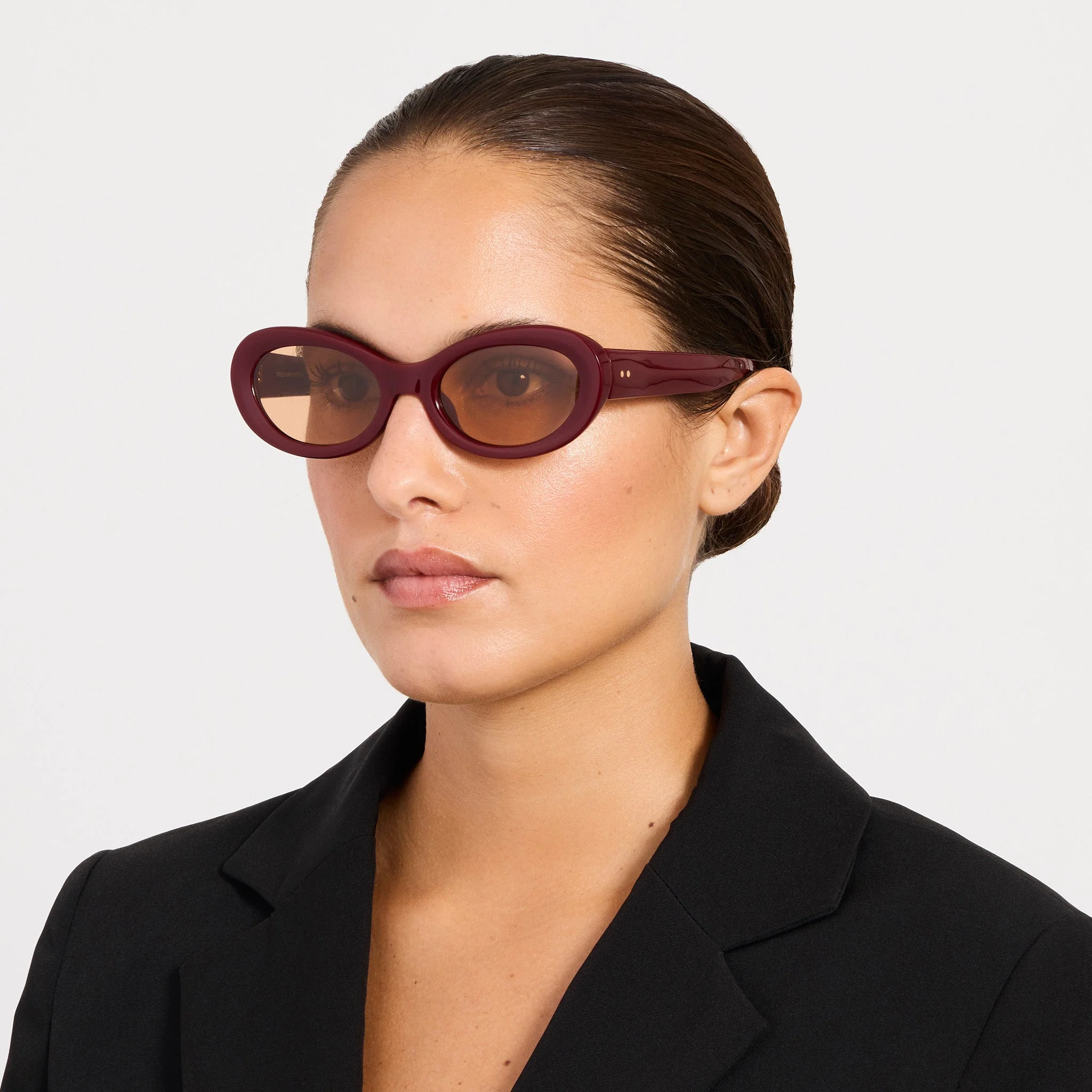 Oval Sunglases in Red - Image 5