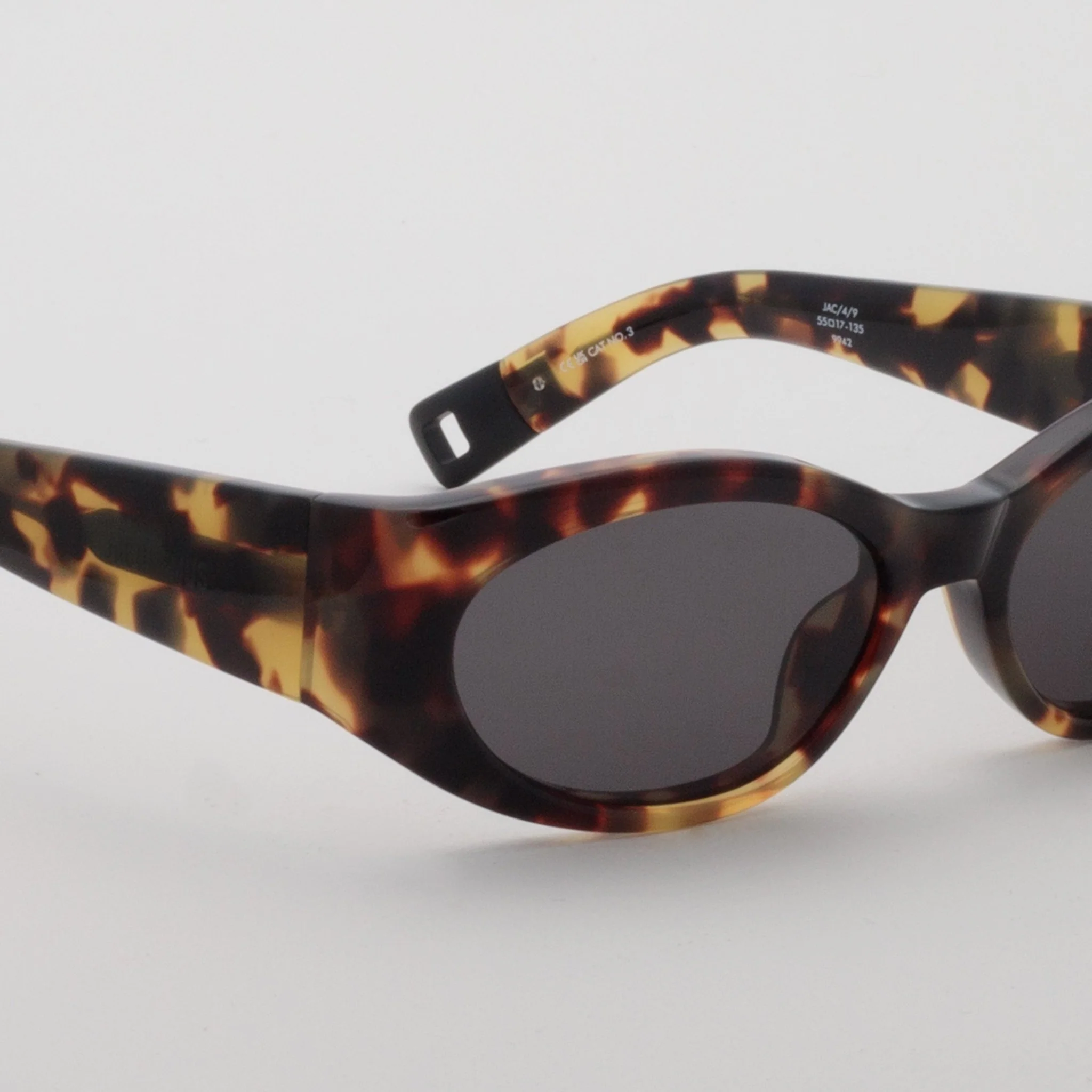 Ovalo Oval Sunglasses in Tortoiseshell - Image 3