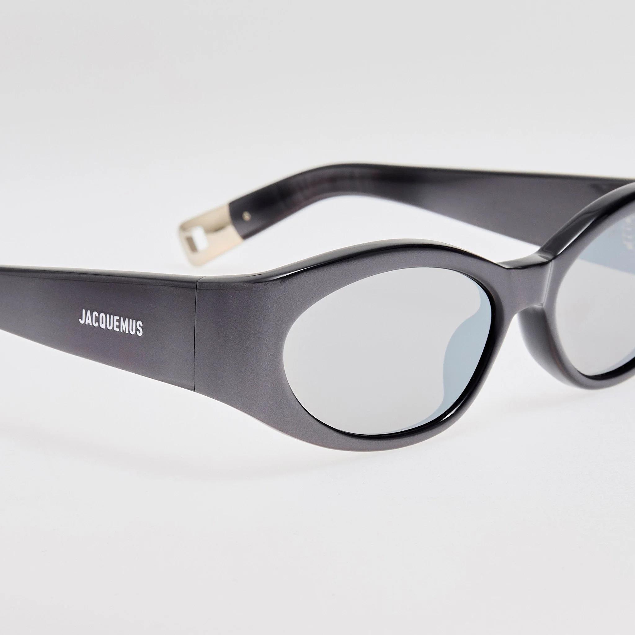Ovalo Sunglasses in Metallic Gunmetal - Image 5