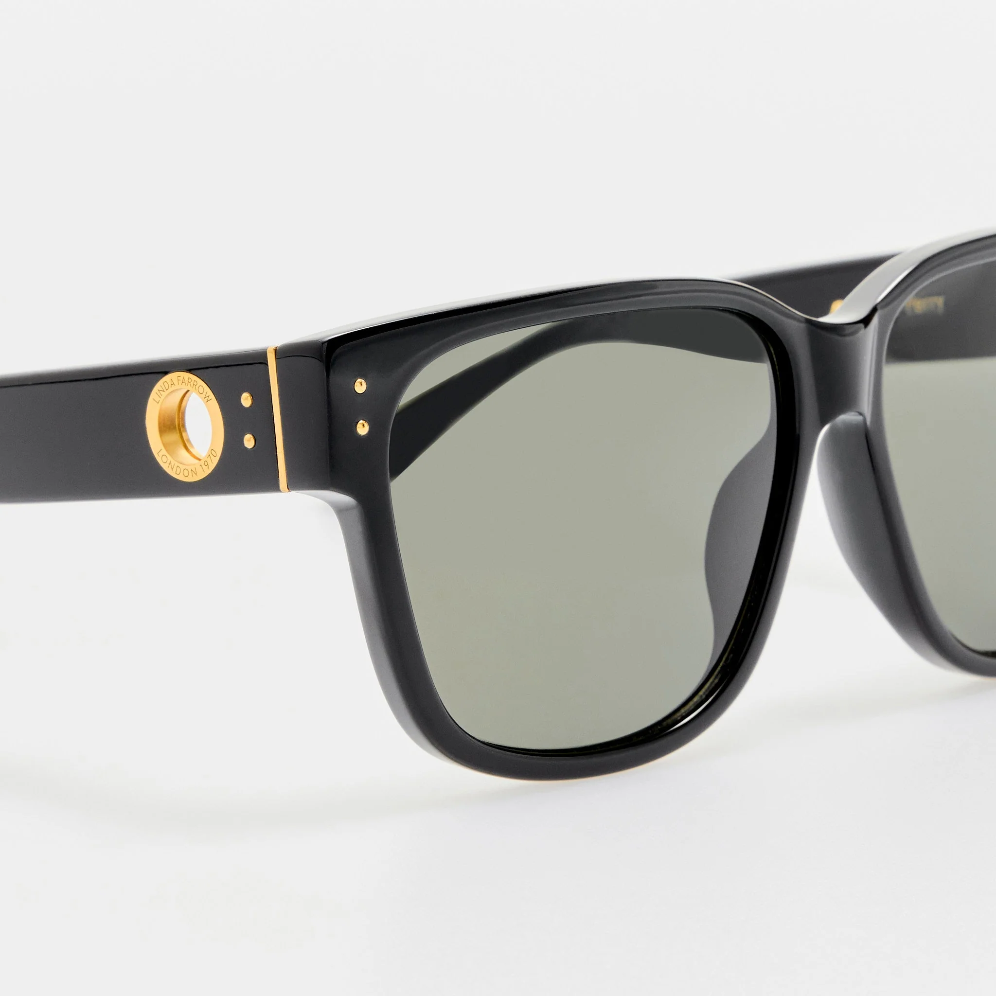 Perry Sunglasses in Black - Image 6