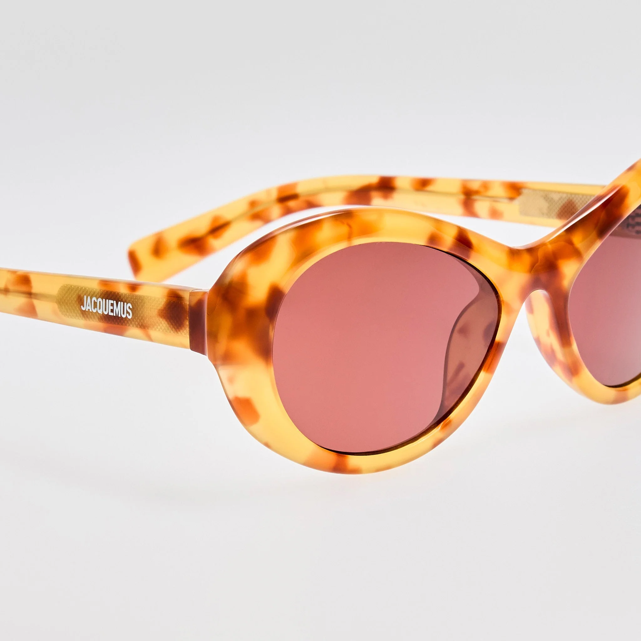 Rond Sunglasses in Beige Tortoiseshell - Image 2