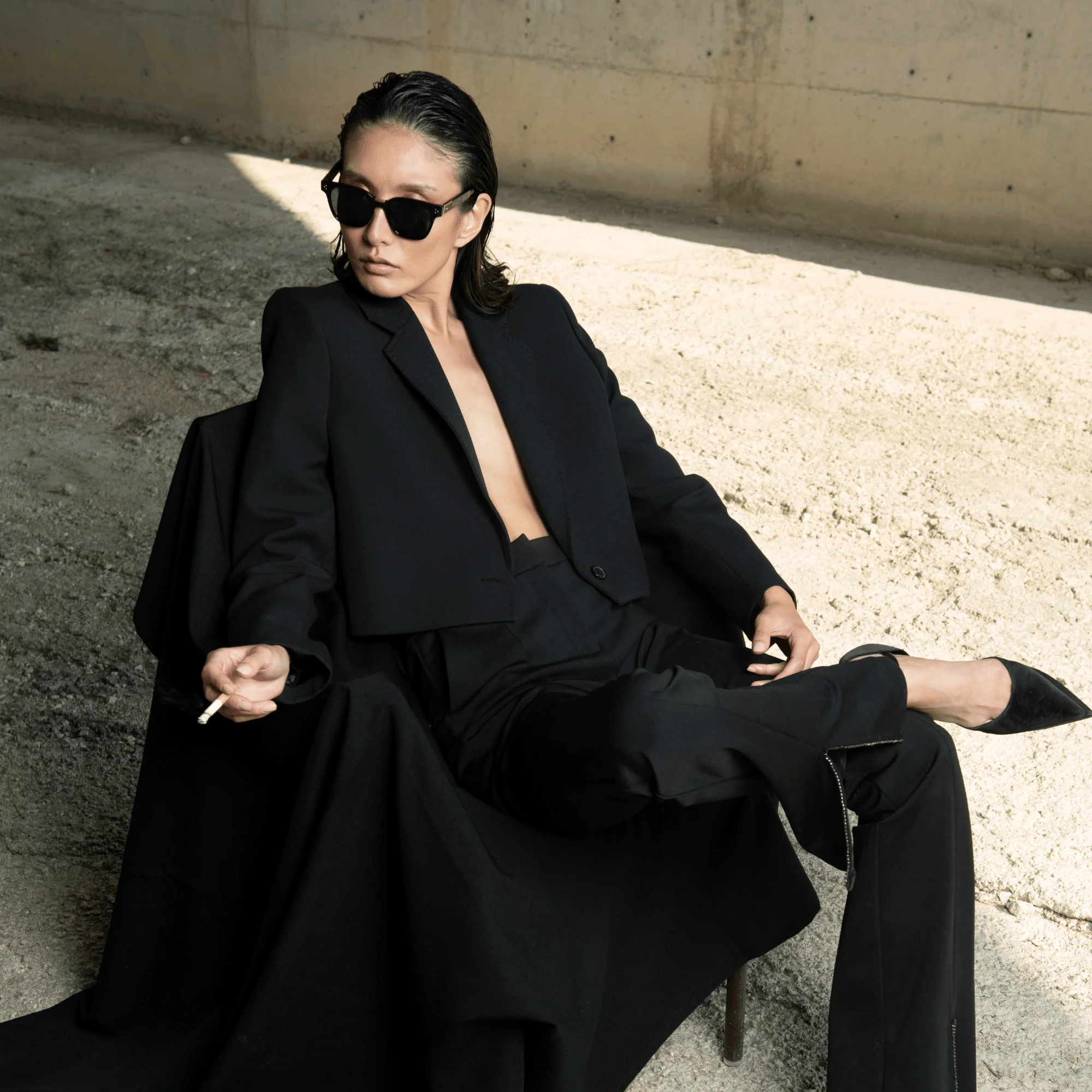 Sanchez Sunglasses in Black - Image 5