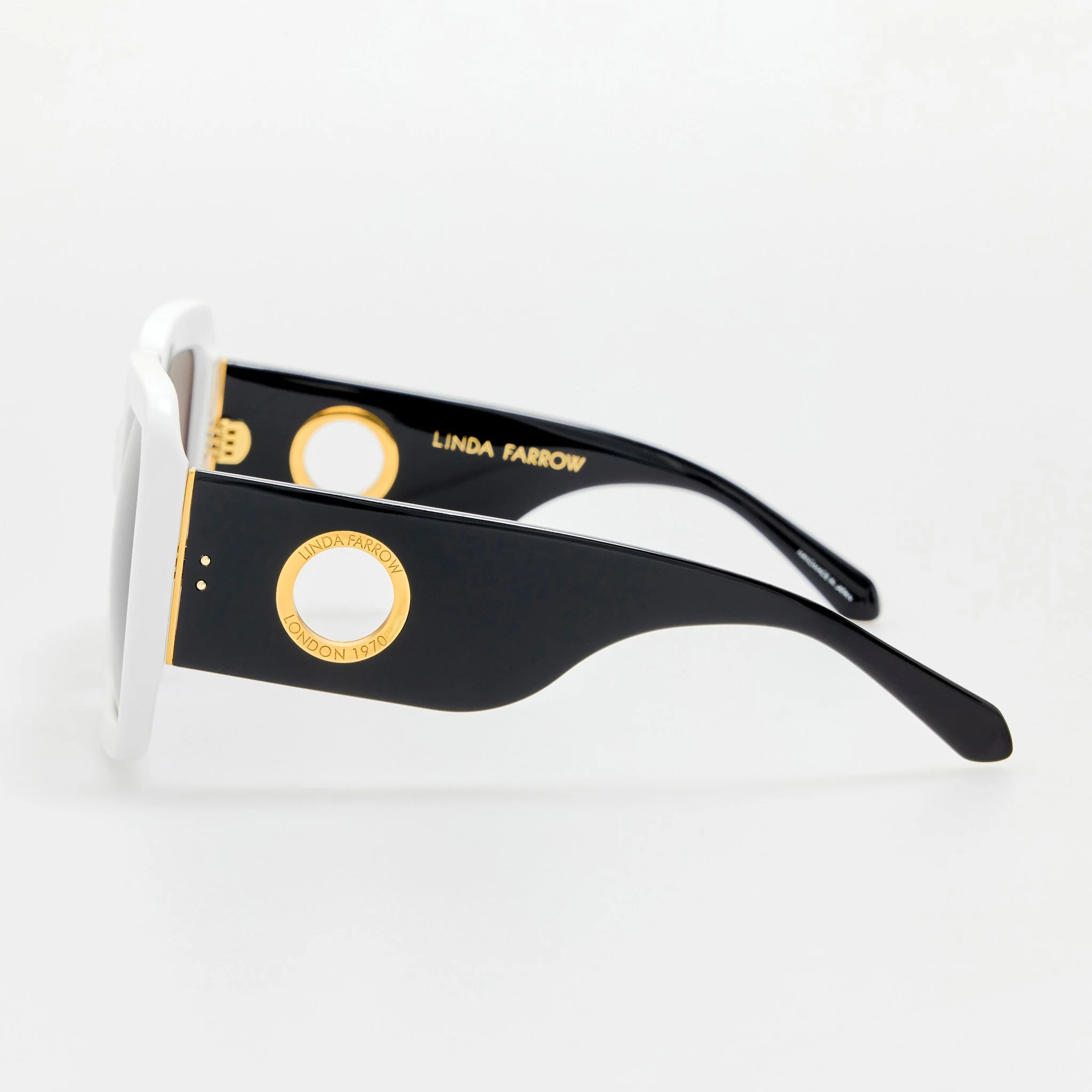 Shelly Oversize Sunglasses in White - Image 4