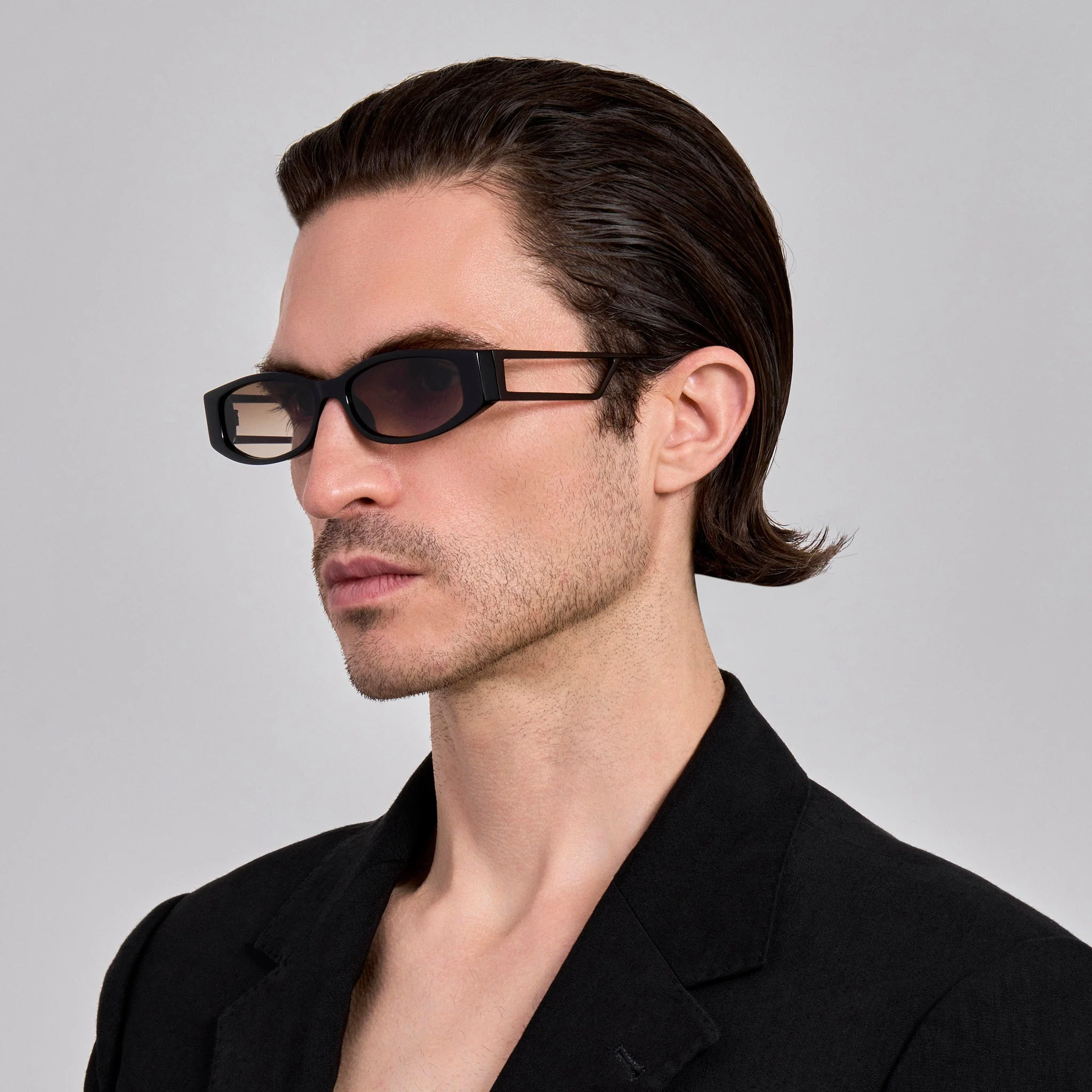 Susie Vista Temple Sunglasses in Black and Mocha Lens - Image 4
