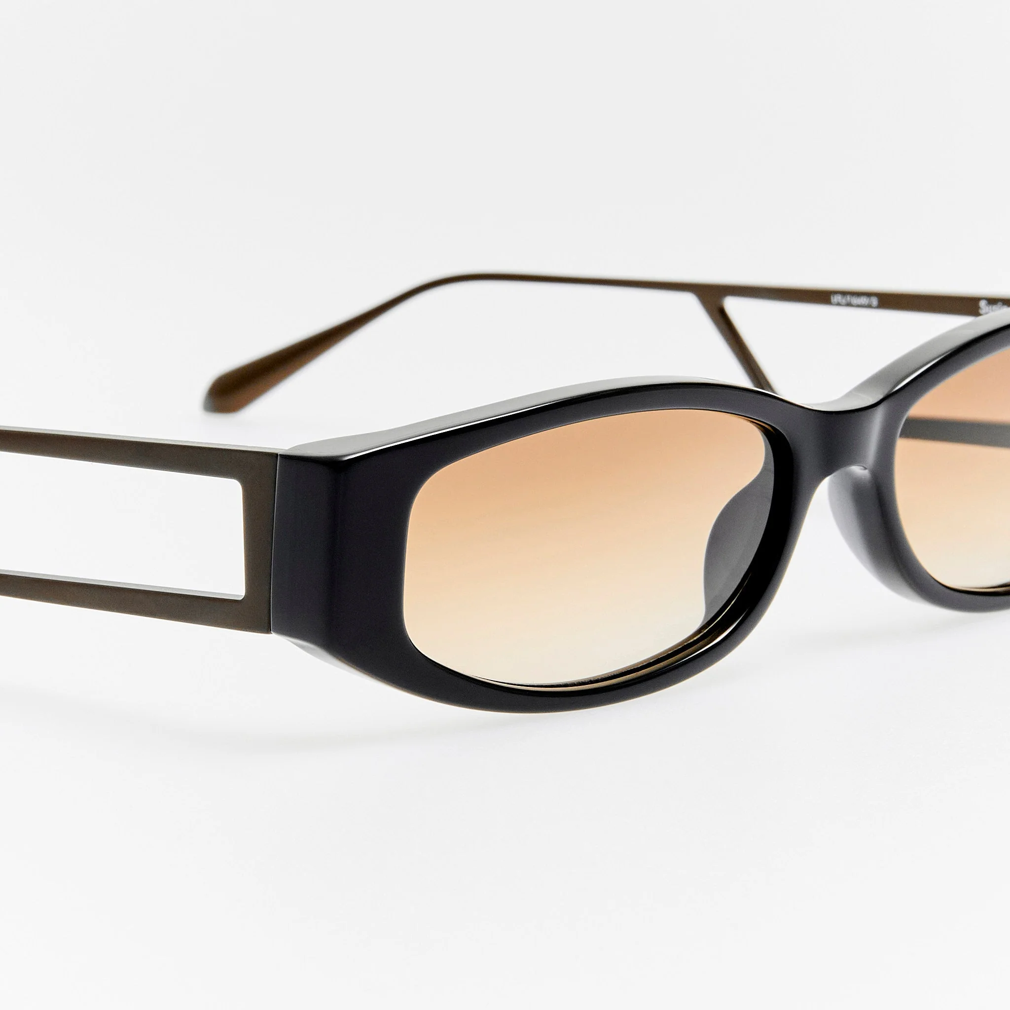 Susie Vista Temple Sunglasses in Black and Mocha Lens - Image 6