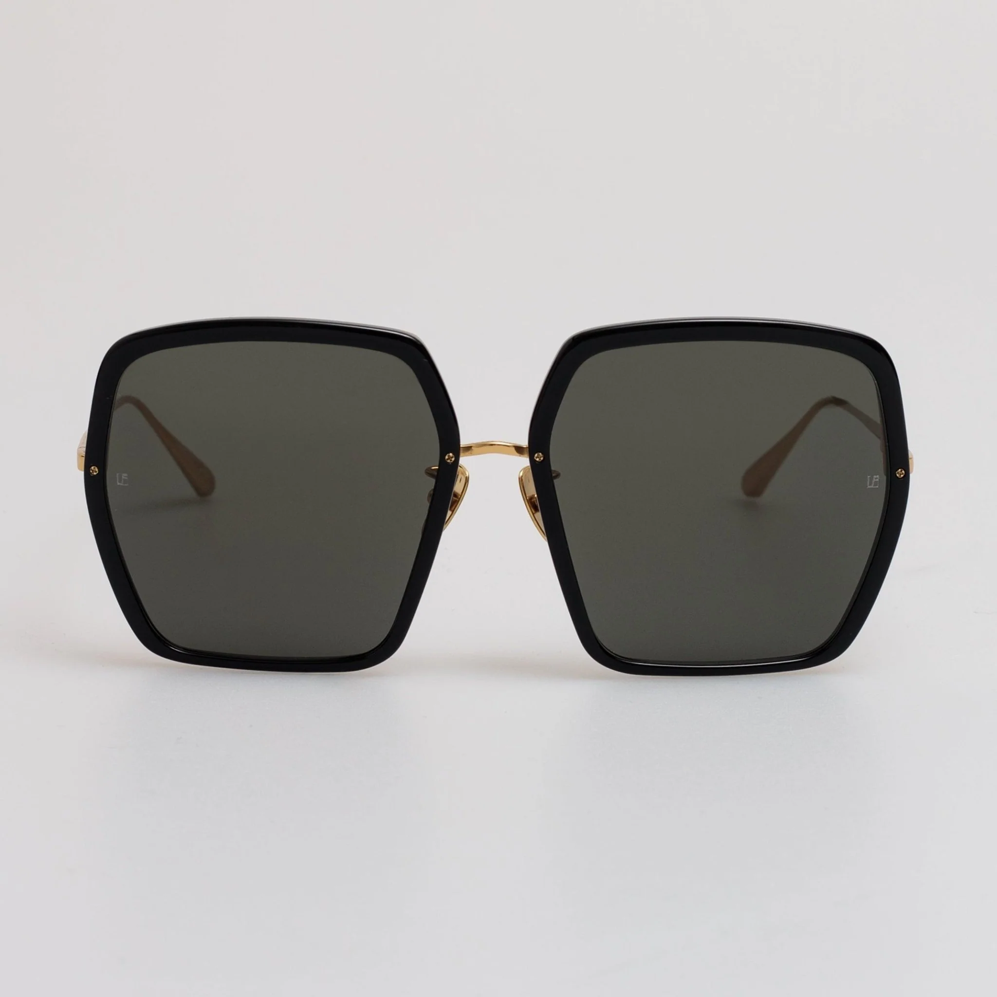 Syan Oversize Sunglasses in Black