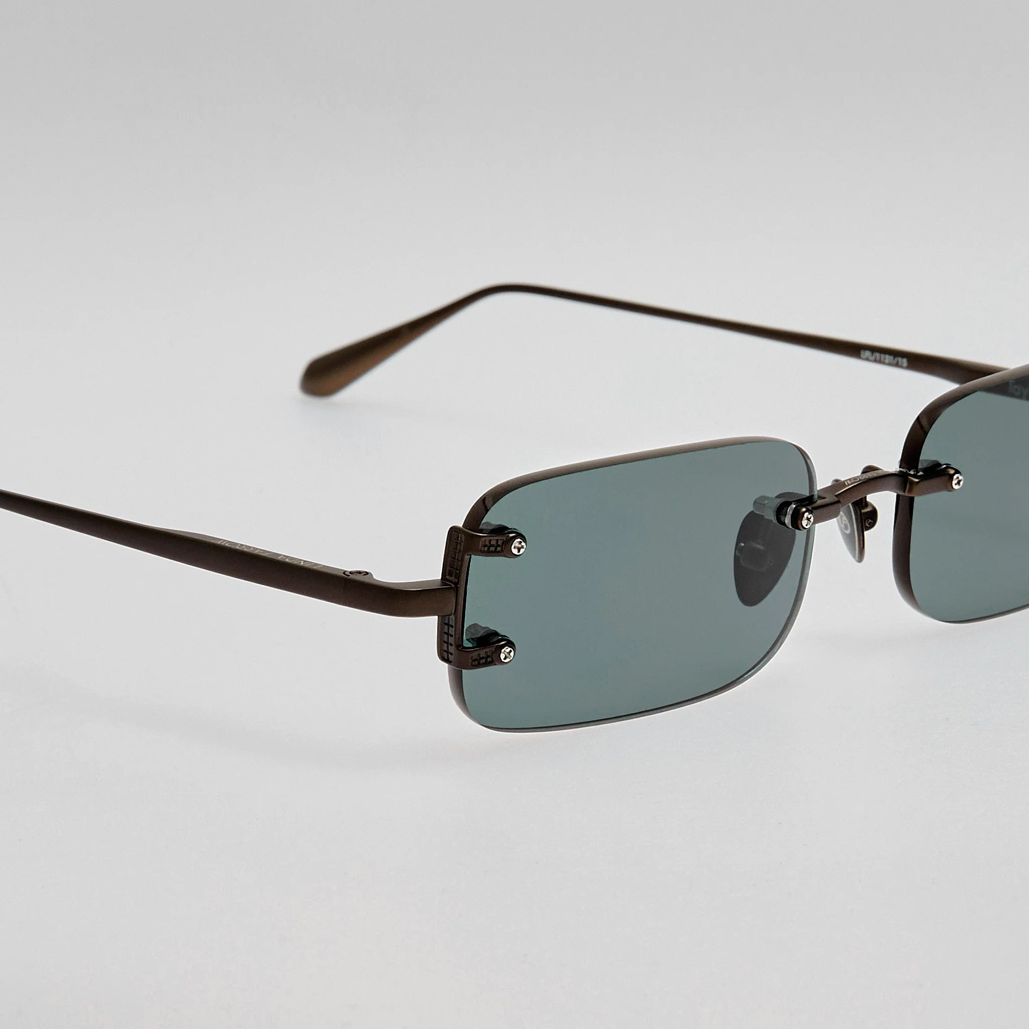 Taylor Sunglasses in Matt Black Nickel - Image 4