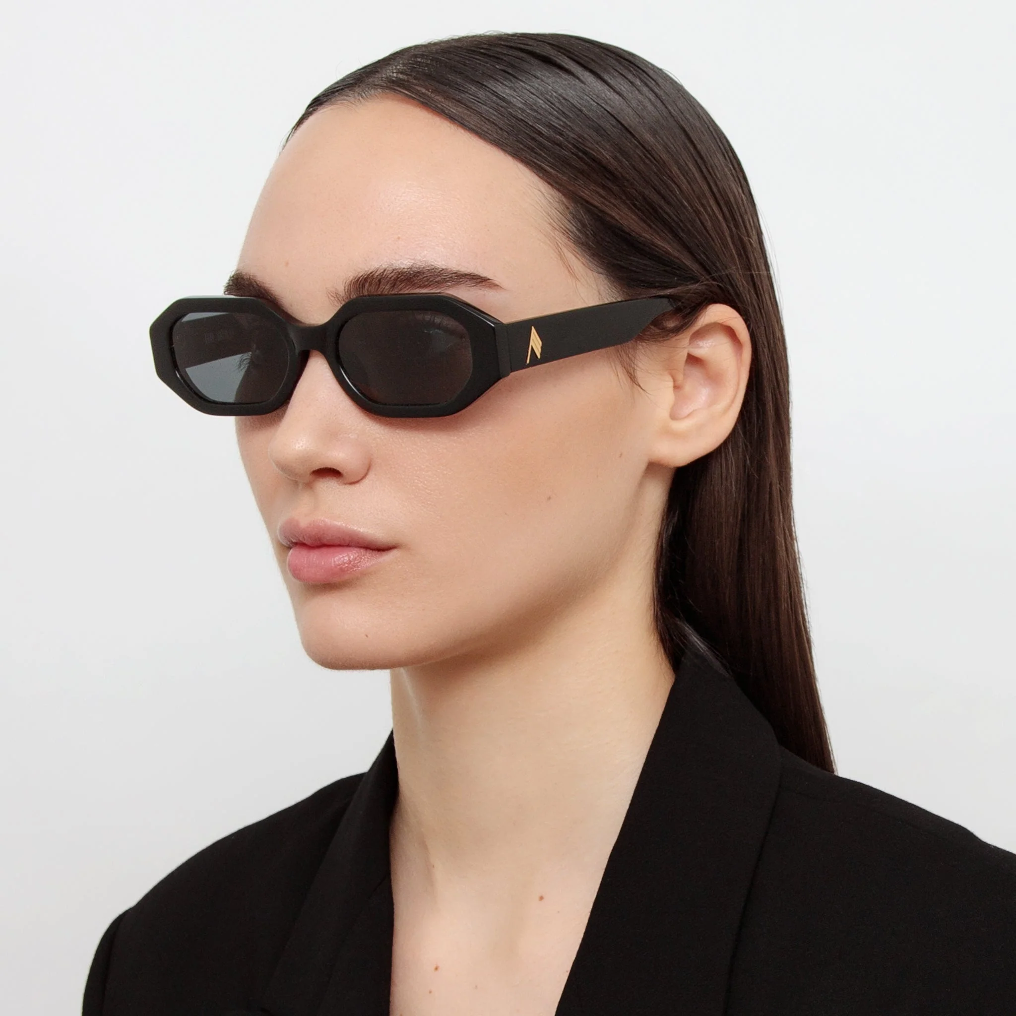 Irene Angular Sunglasses in Black - Image 3