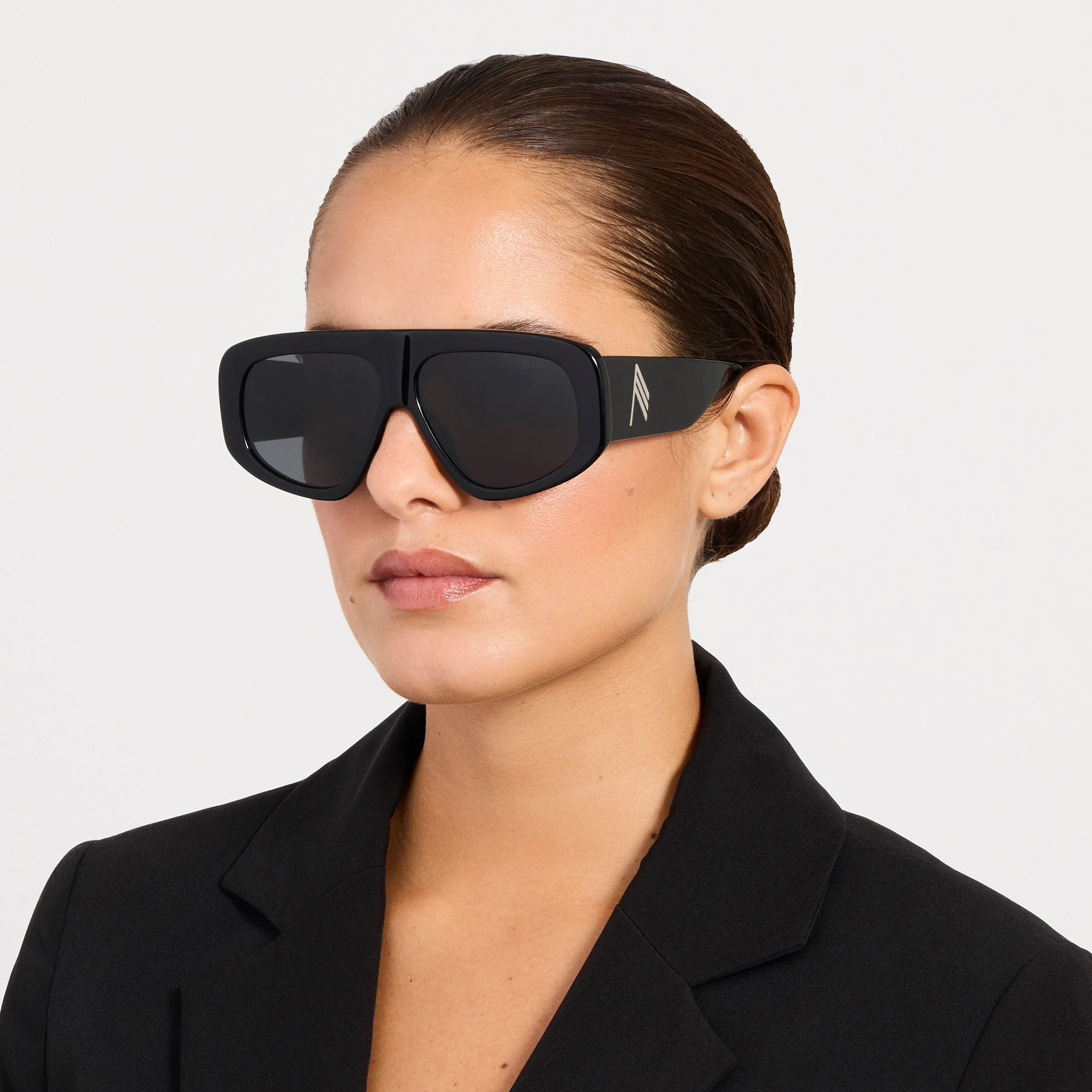 Milano Oversized Sunglasses in Black - Image 3