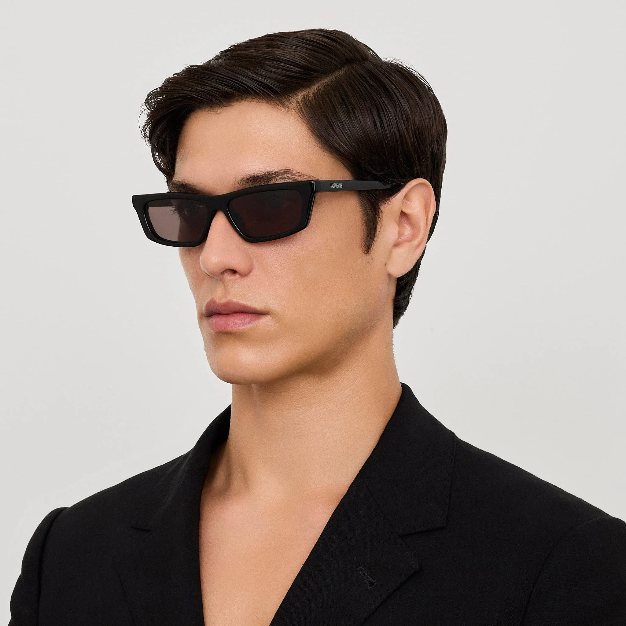 Trapezi Sunglasses in Black - Image 4