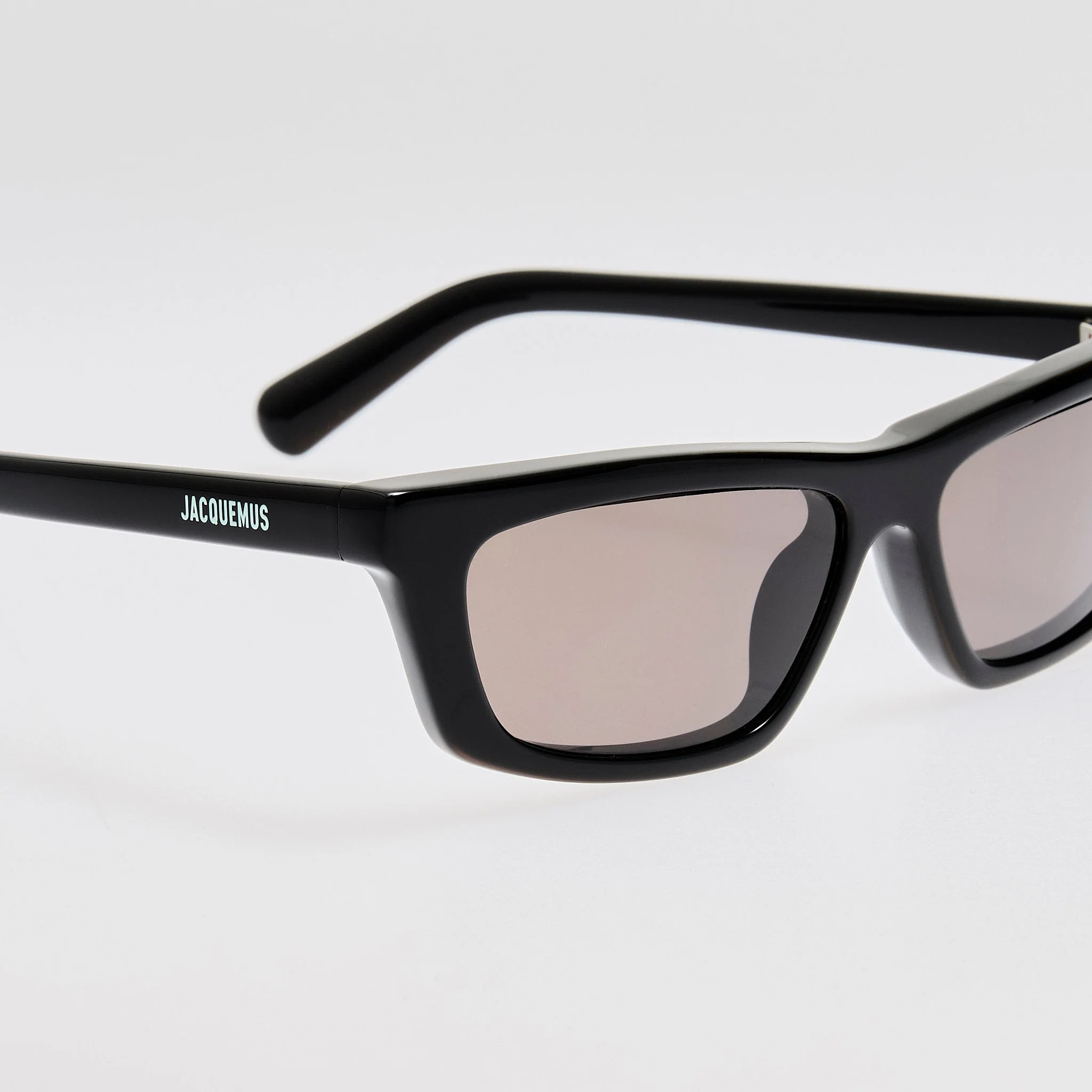 Trapezi Sunglasses in Black - Image 5