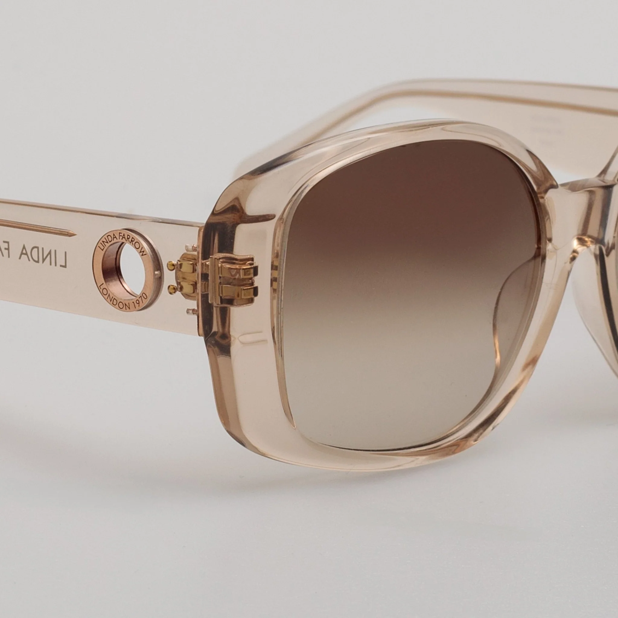 Venus Oversized Sunglasses in Ash - Image 4