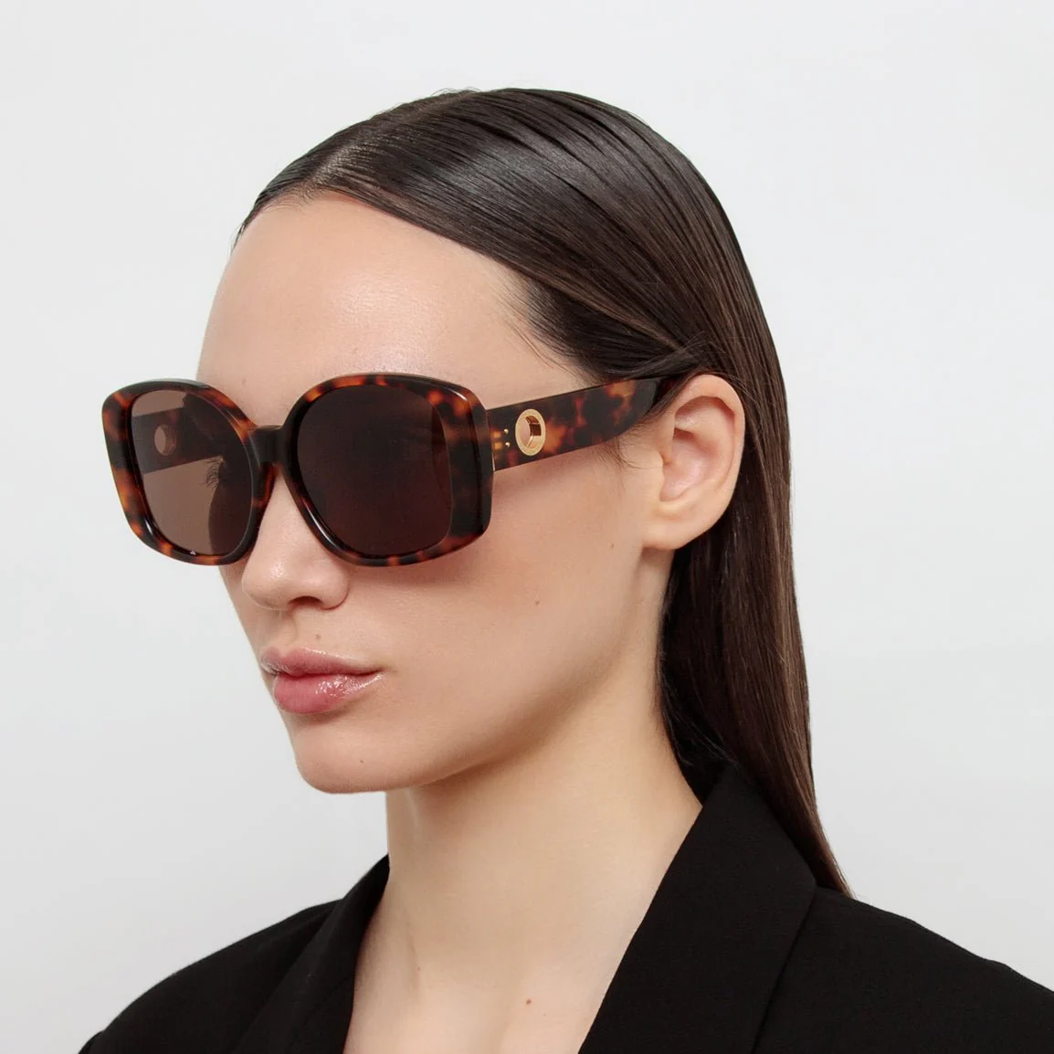 Venus Oversized Sunglasses in Tortoiseshell - Image 3