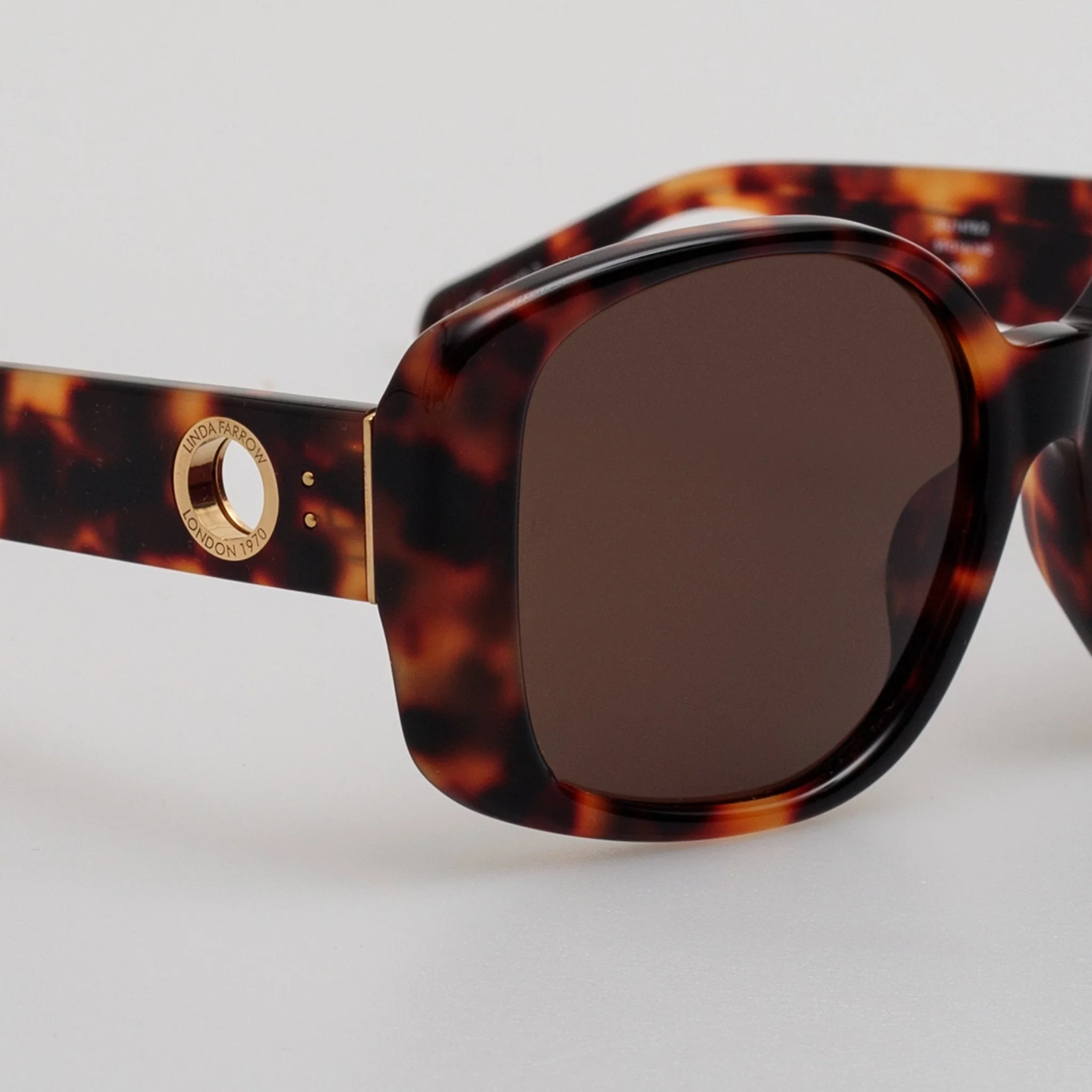 Venus Oversized Sunglasses in Tortoiseshell - Image 4